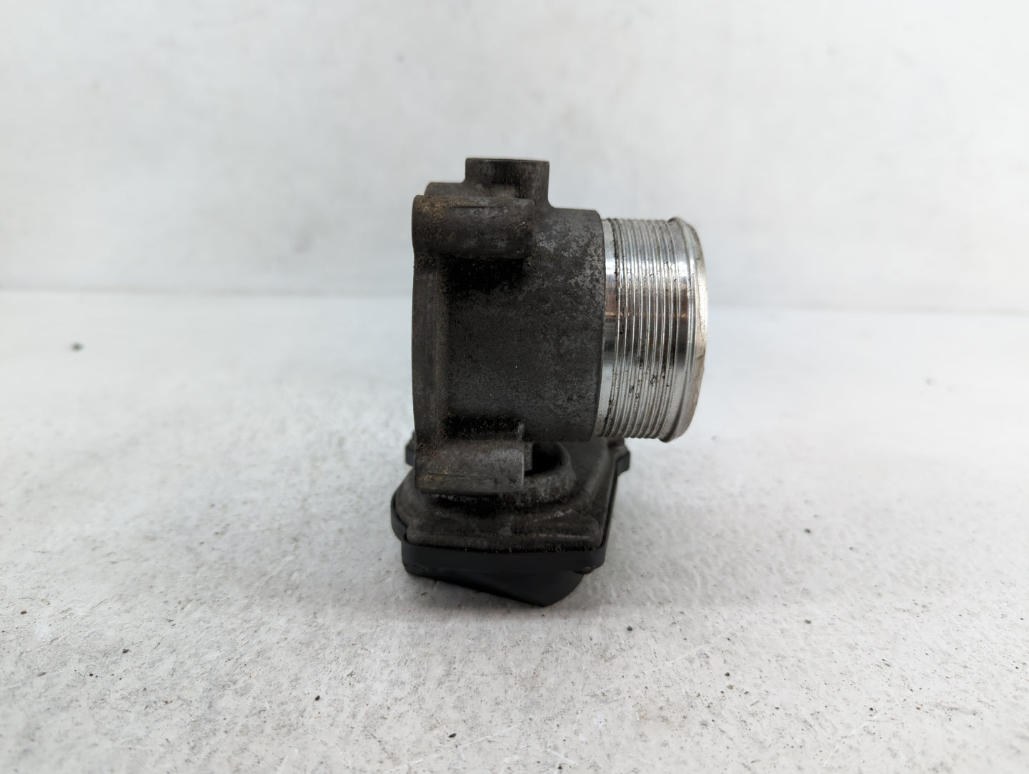 2007-2016 Volkswagen Eos Throttle Body P/N:06F 133 062 G 06F 133 062 Q Fits OEM Used Auto Parts - Oemusedautoparts1.com