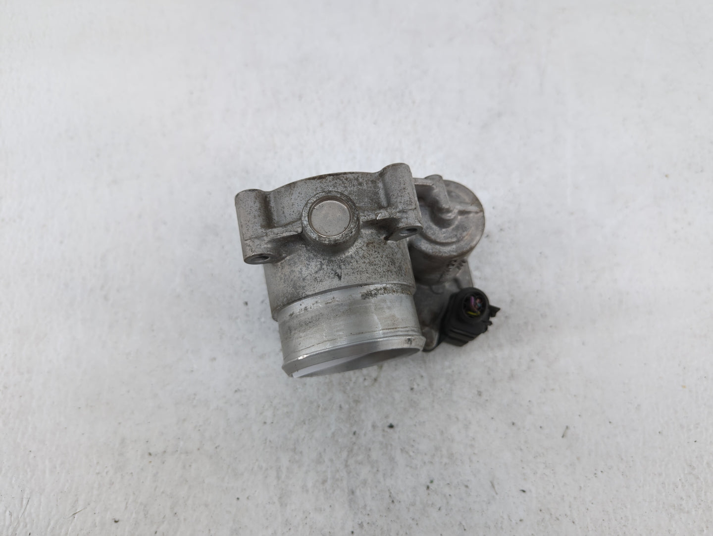 2007-2016 Volkswagen Eos Throttle Body P/N:06F 133 062 G 06F 133 062 Q Fits OEM Used Auto Parts - Oemusedautoparts1.com