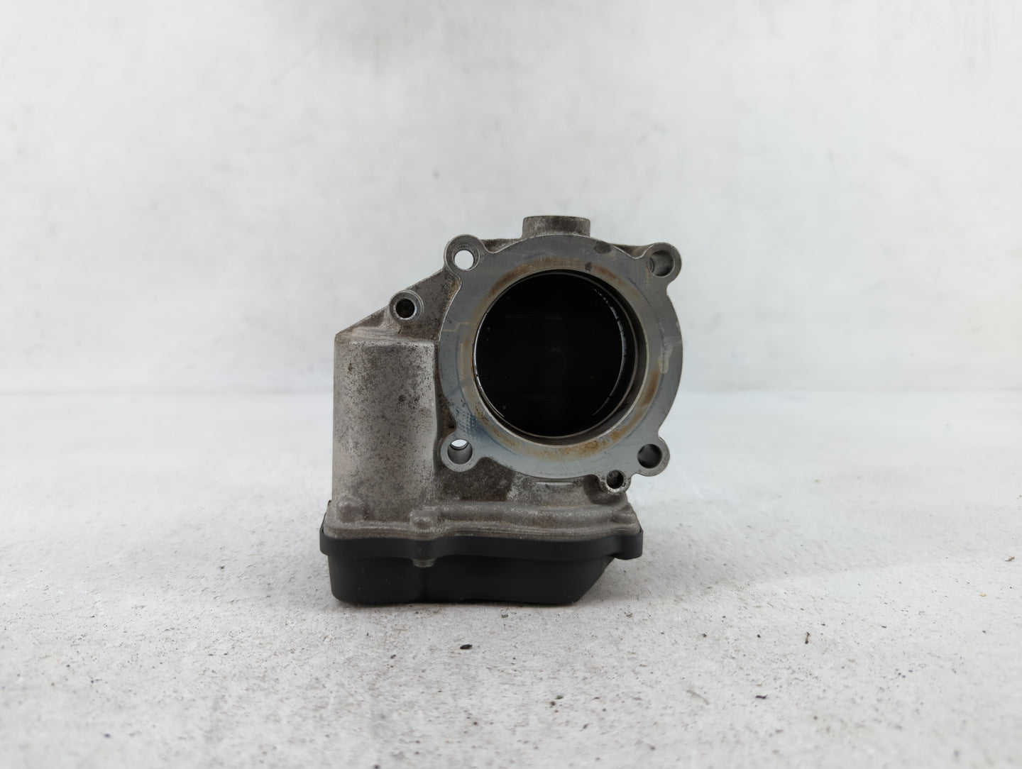 2007-2016 Volkswagen Eos Throttle Body P/N:06F 133 062 G 06F 133 062 Q Fits OEM Used Auto Parts - Oemusedautoparts1.com
