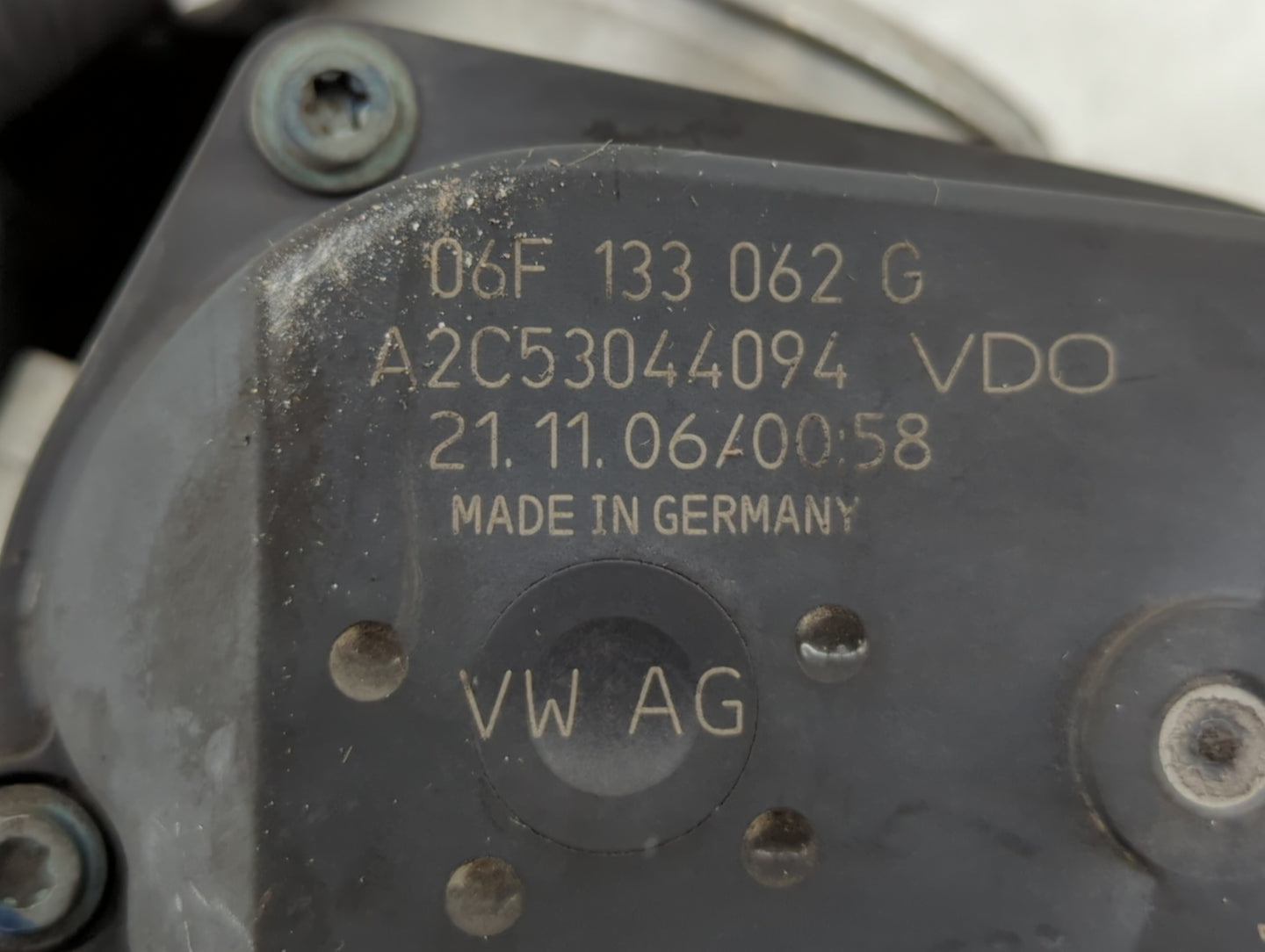 2007-2016 Volkswagen Eos Throttle Body P/N:06F 133 062 G 06F 133 062 Q Fits OEM Used Auto Parts - Oemusedautoparts1.com