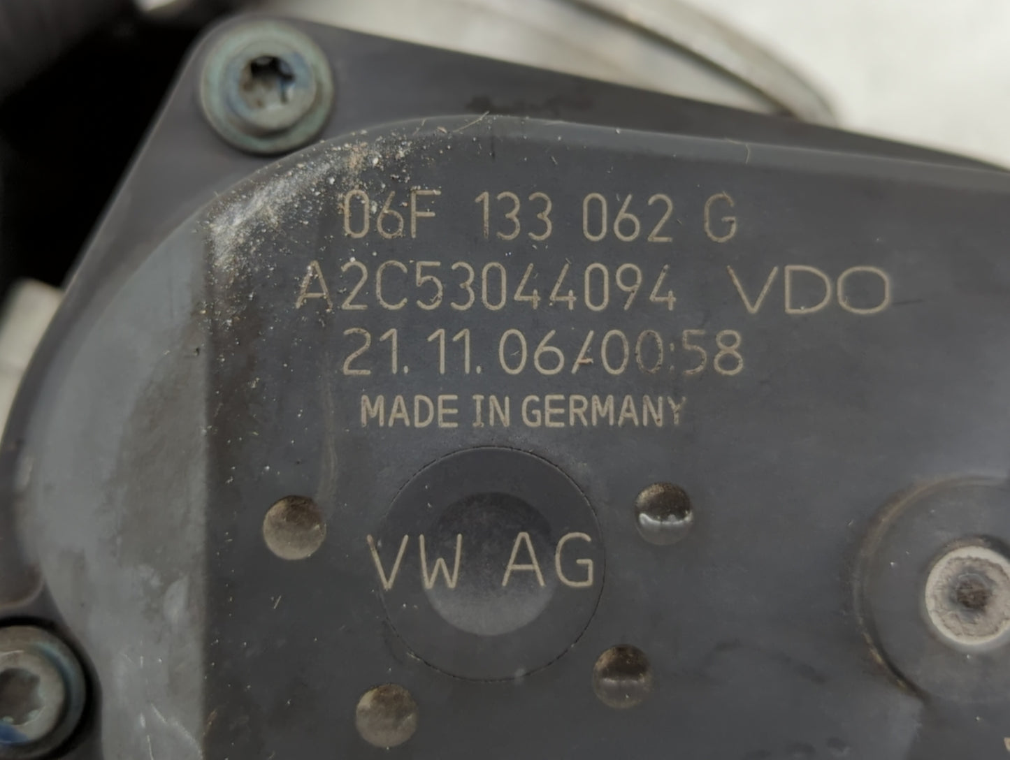 2007-2016 Volkswagen Eos Throttle Body P/N:06F 133 062 G 06F 133 062 Q Fits OEM Used Auto Parts - Oemusedautoparts1.com