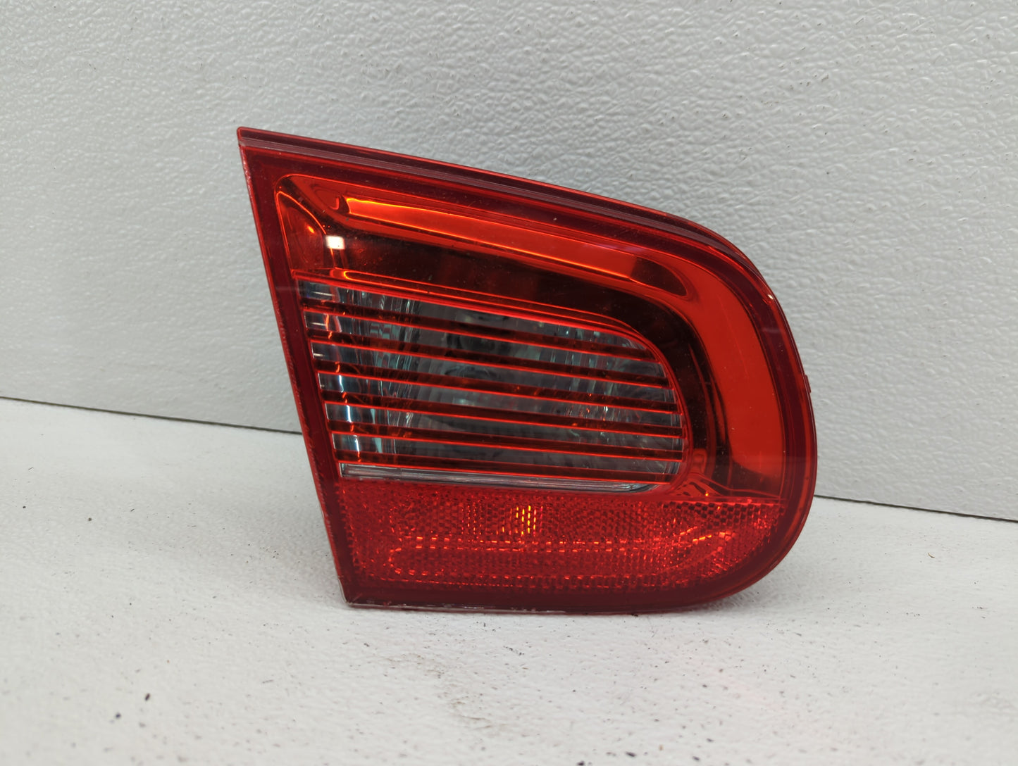 2007-2011 Volkswagen Eos Tail Light Assembly Passenger Right OEM P/N:1Q0945094 Fits Fits 2007 2008 2009 2010 2011 OEM Used A