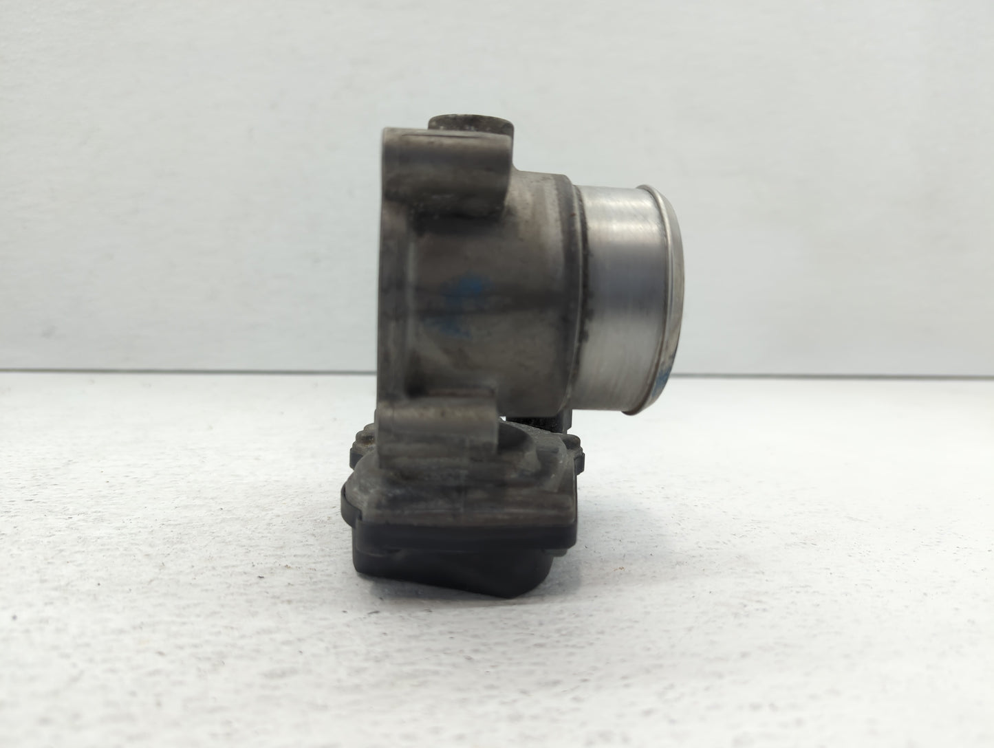 2007-2016 Volkswagen Eos Throttle Body P/N:06F 133 062 Q 06F 133 062 T Fits OEM Used Auto Parts - Oemusedautoparts1.com