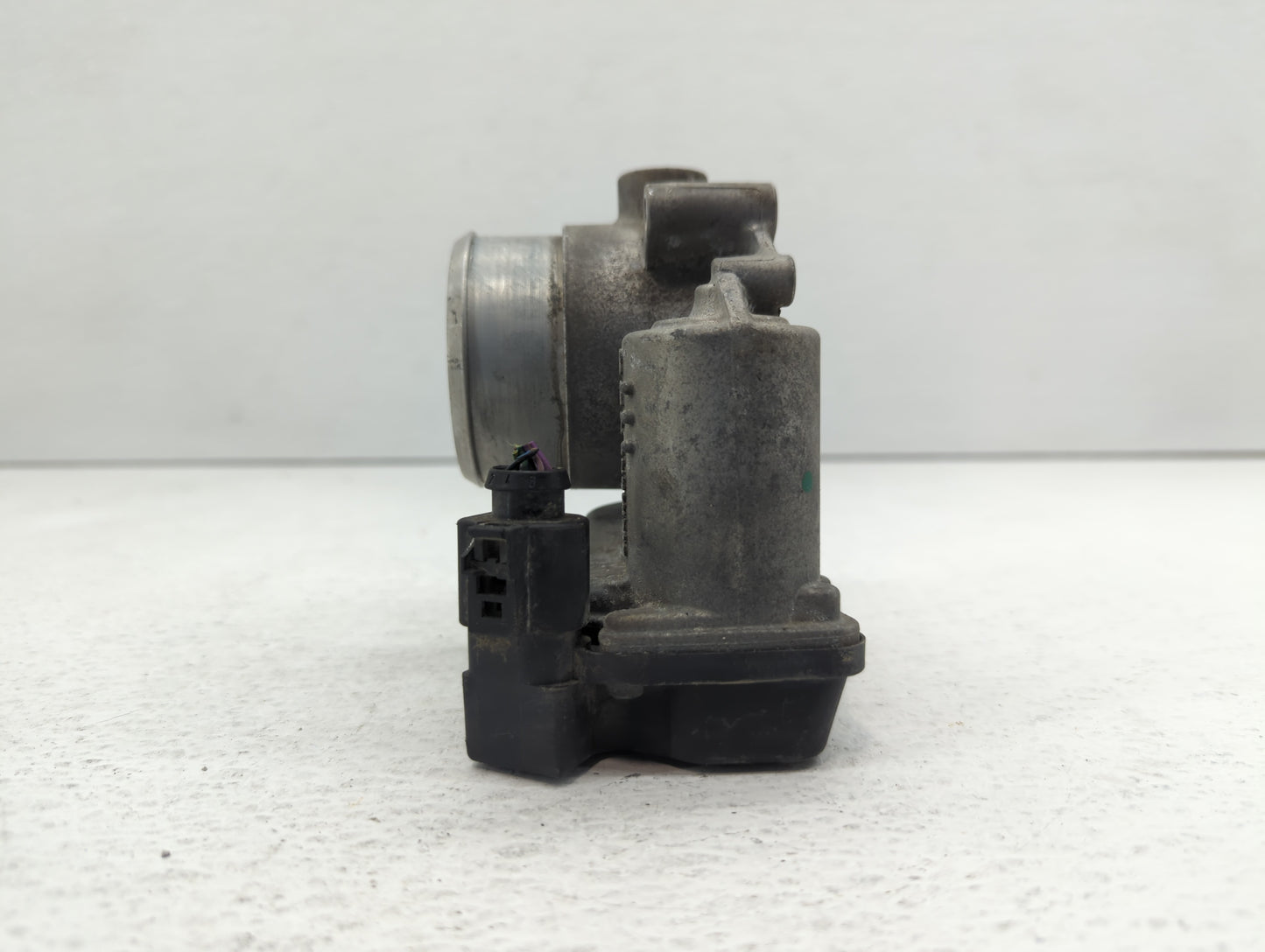 2007-2016 Volkswagen Eos Throttle Body P/N:06F 133 062 Q 06F 133 062 T Fits OEM Used Auto Parts - Oemusedautoparts1.com