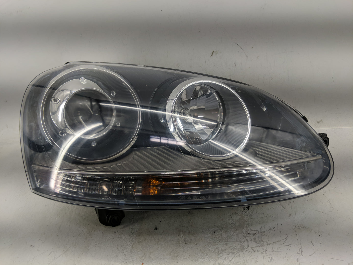 2002-2007 Volkswagen Golf Passenger Right Oem Head Light Headlight Lamp - Oemusedautoparts1.com