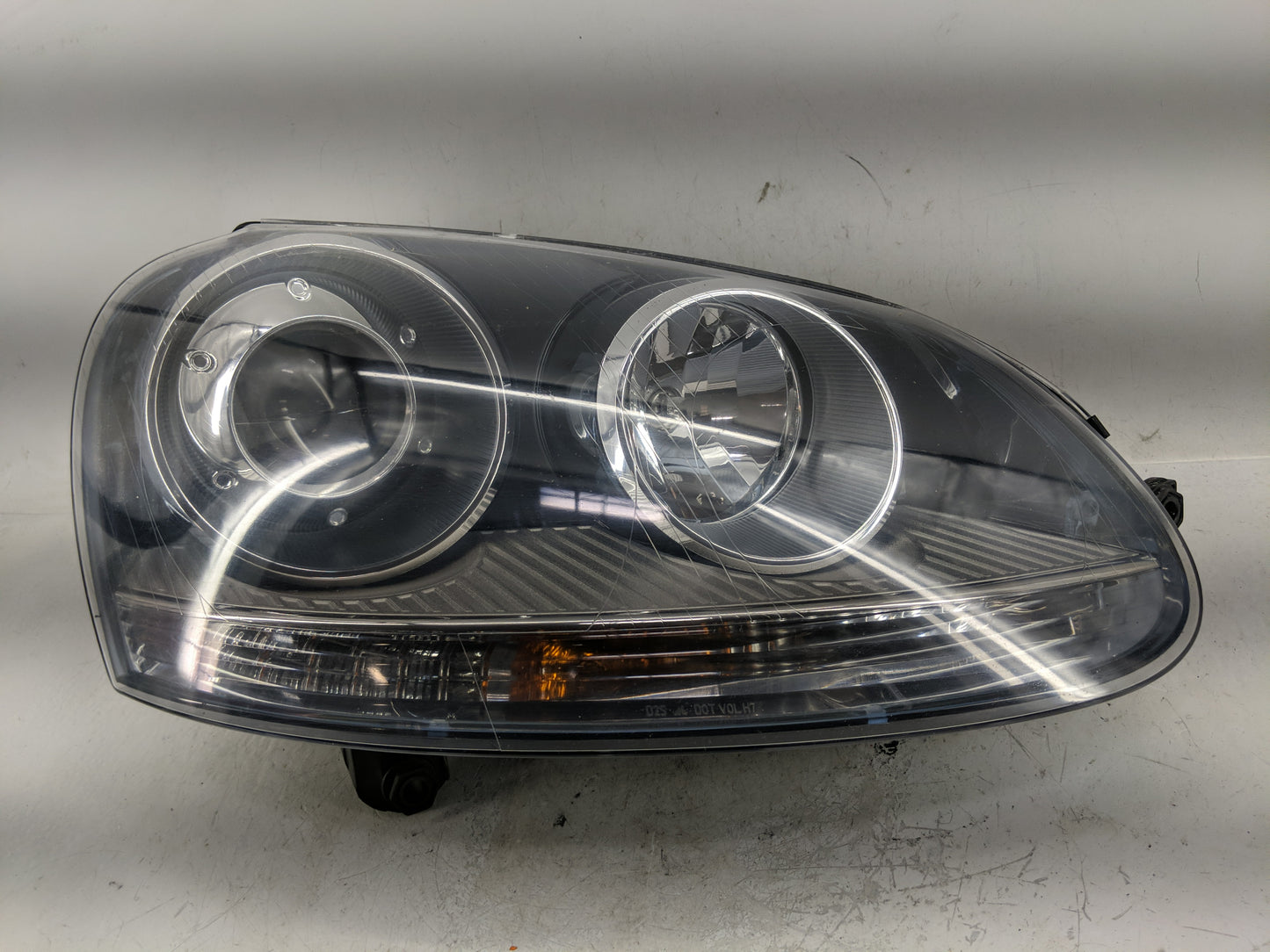 2002-2007 Volkswagen Golf Passenger Right Oem Head Light Headlight Lamp - Oemusedautoparts1.com