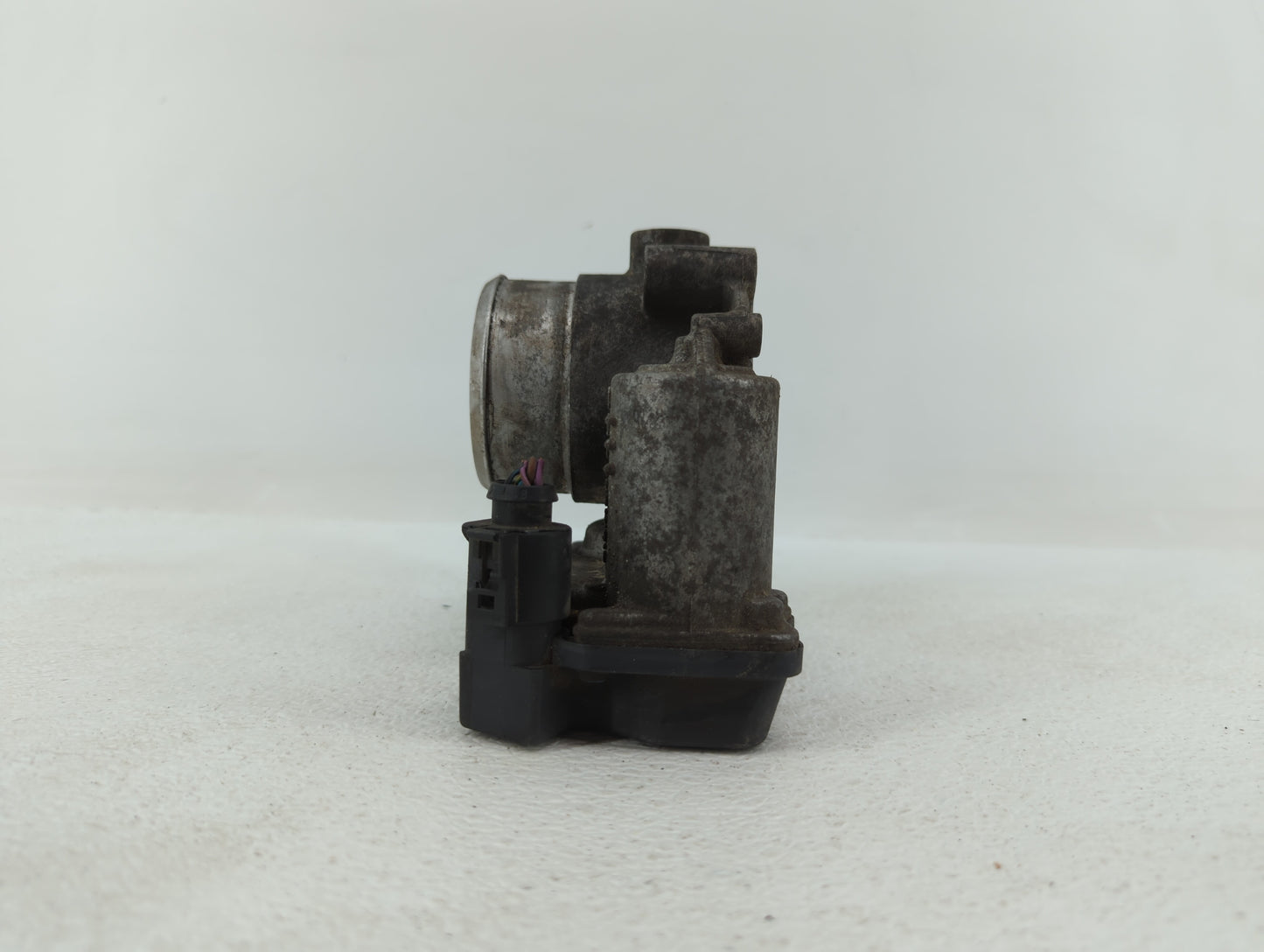 2013-2019 Volkswagen Golf Throttle Body P/N:06F 133 062 G 06F 133 062 Q Fits OEM Used Auto Parts - Oemusedautoparts1.com