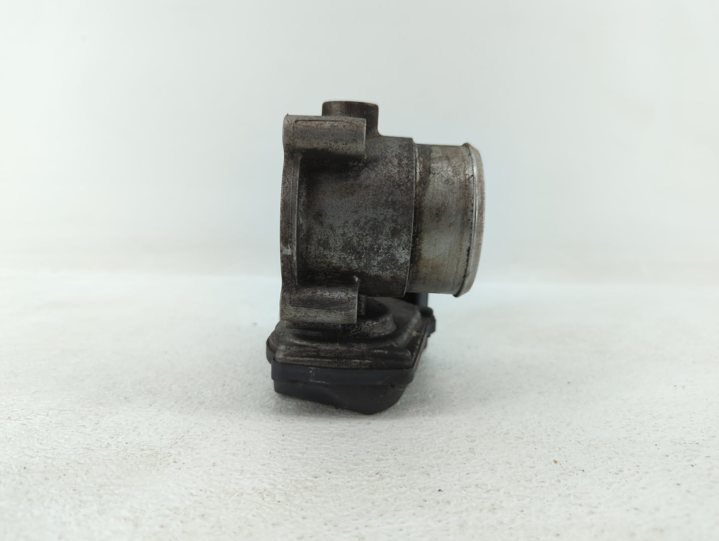 2013-2019 Volkswagen Golf Throttle Body P/N:06F 133 062 G 06F 133 062 Q Fits OEM Used Auto Parts - Oemusedautoparts1.com