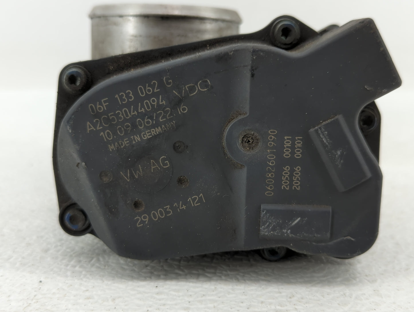 2013-2019 Volkswagen Golf Throttle Body P/N:06F 133 062 G 06F 133 062 Q Fits OEM Used Auto Parts - Oemusedautoparts1.com