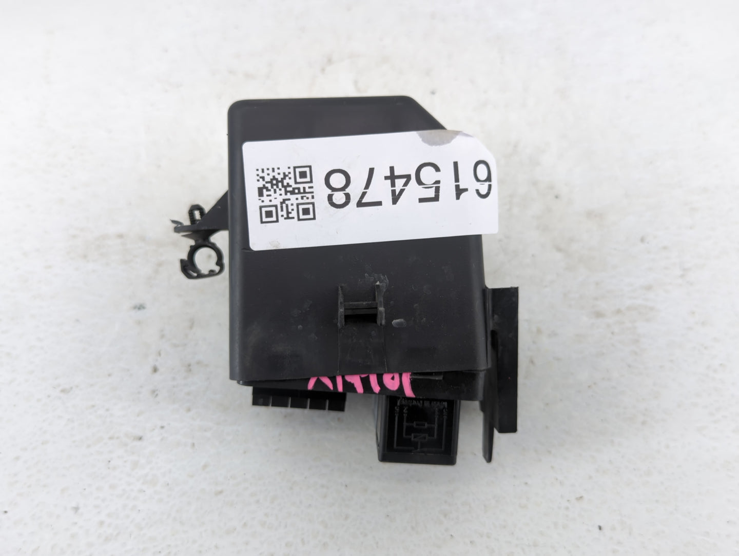 2000-2014 Volkswagen Golf Fusebox Fuse Box Panel Relay Module P/N:3E311006 Fits OEM Used Auto Parts - Oemusedautoparts1.com