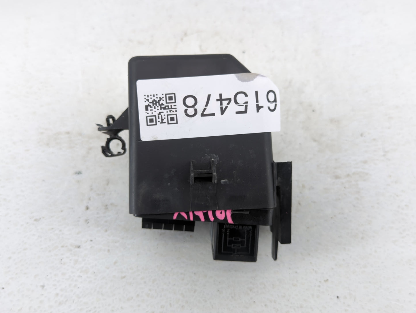 2000-2014 Volkswagen Golf Fusebox Fuse Box Panel Relay Module P/N:3E311006 Fits OEM Used Auto Parts - Oemusedautoparts1.com