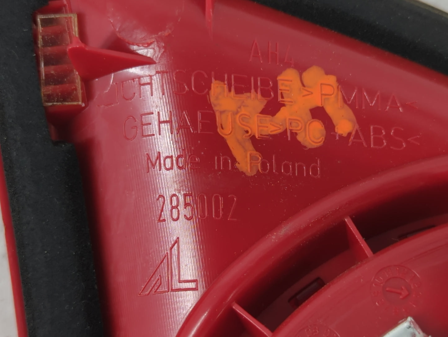 2006-2009 Volkswagen Gti Tail Light Assembly Passenger Right OEM P/N:285002 Fits Fits 2006 2007 2008 2009 OEM Used Auto Part