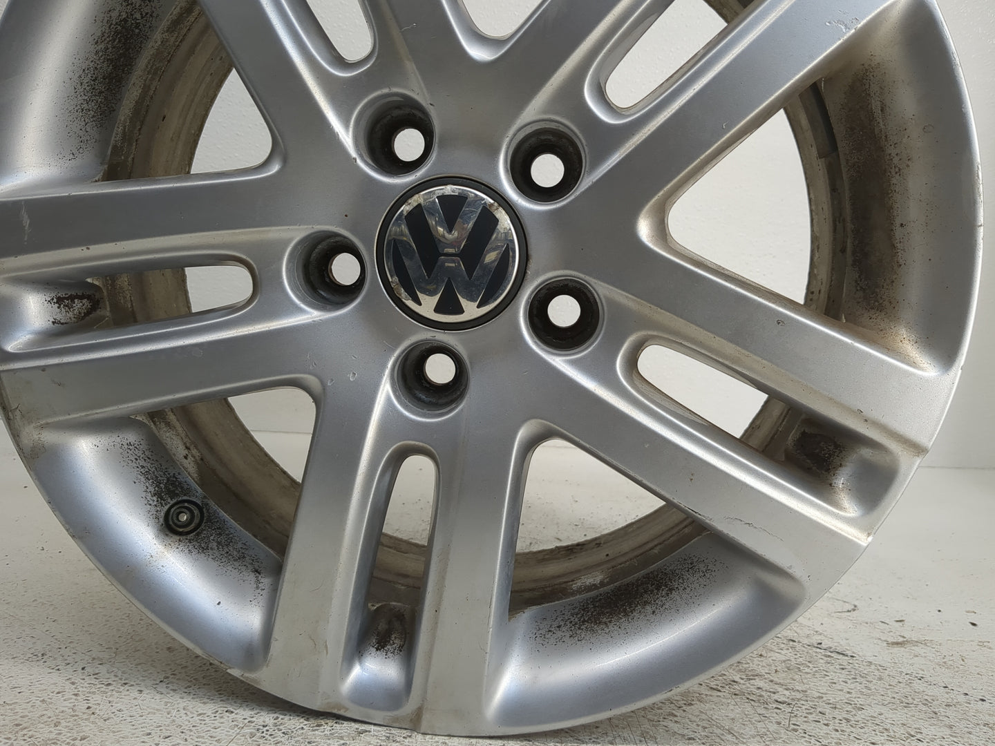 2005-2014 Volkswagen Jetta Oem Wheel Rim - Oemusedautoparts1.com