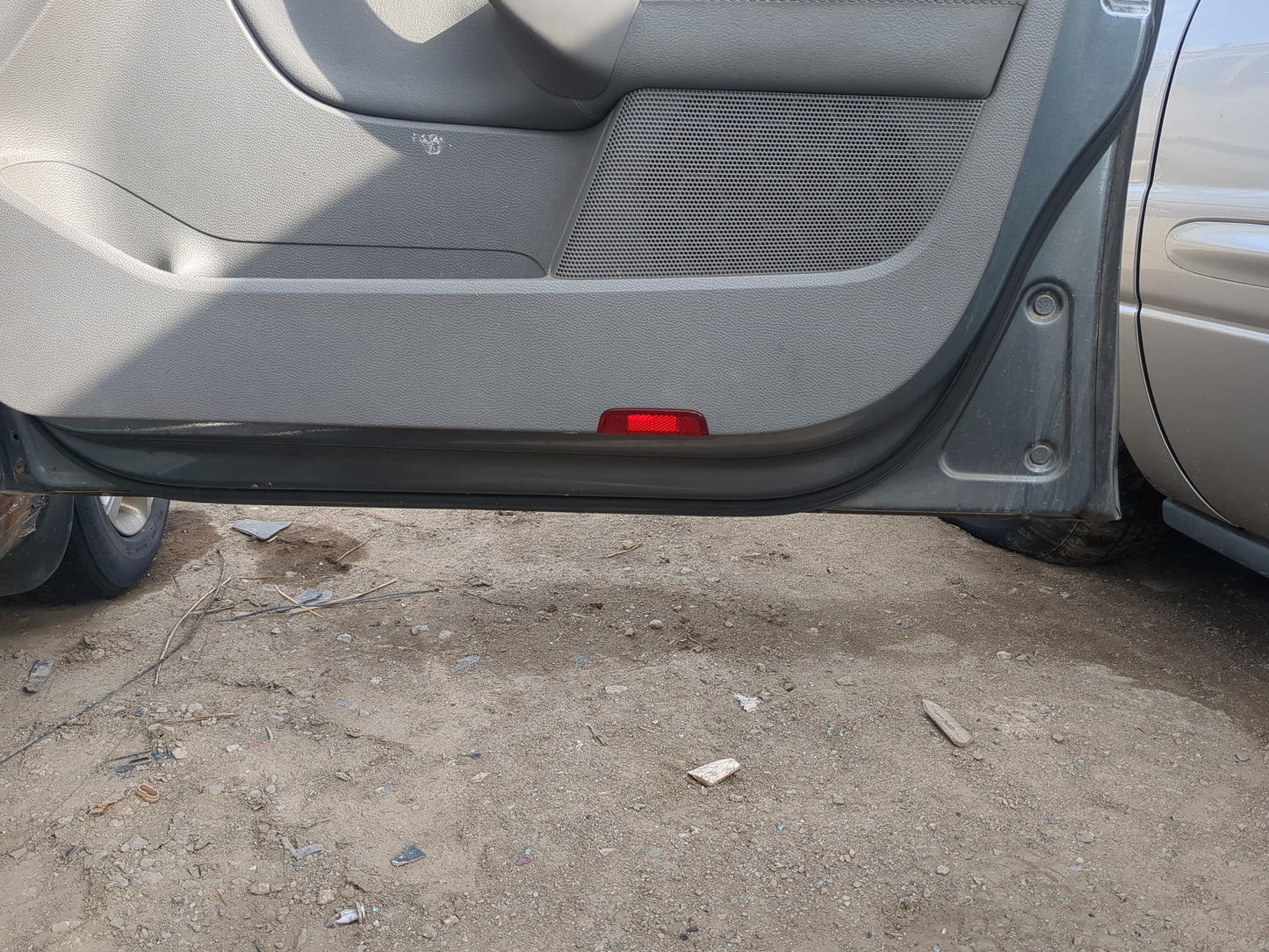 2005-2014 Volkswagen Jetta Passenger Front Door Oem 1218334 - Oemusedautoparts1.com