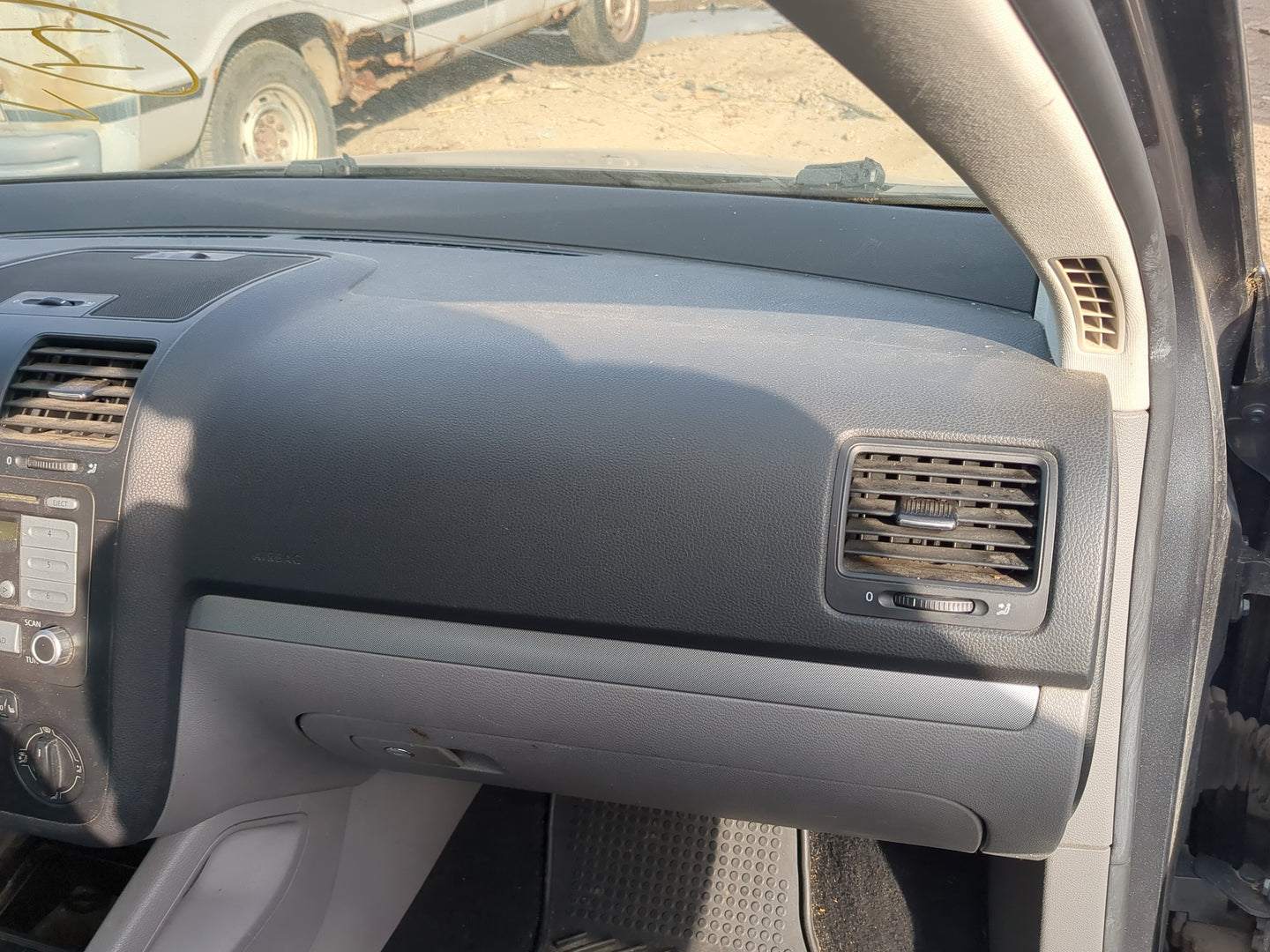 2005-2007 Volkswagen Jetta Air Bag Passenger Right Dashboard OEM Fits Fits 2005 2006 2007 2008 2009 OEM Used Auto Parts - Oe