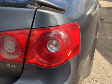 2005-2007 Volkswagen Jetta Tail Light Assembly Passenger Right OEM Fits Fits 2005 2006 2007 OEM Used Auto Parts - Oemusedaut