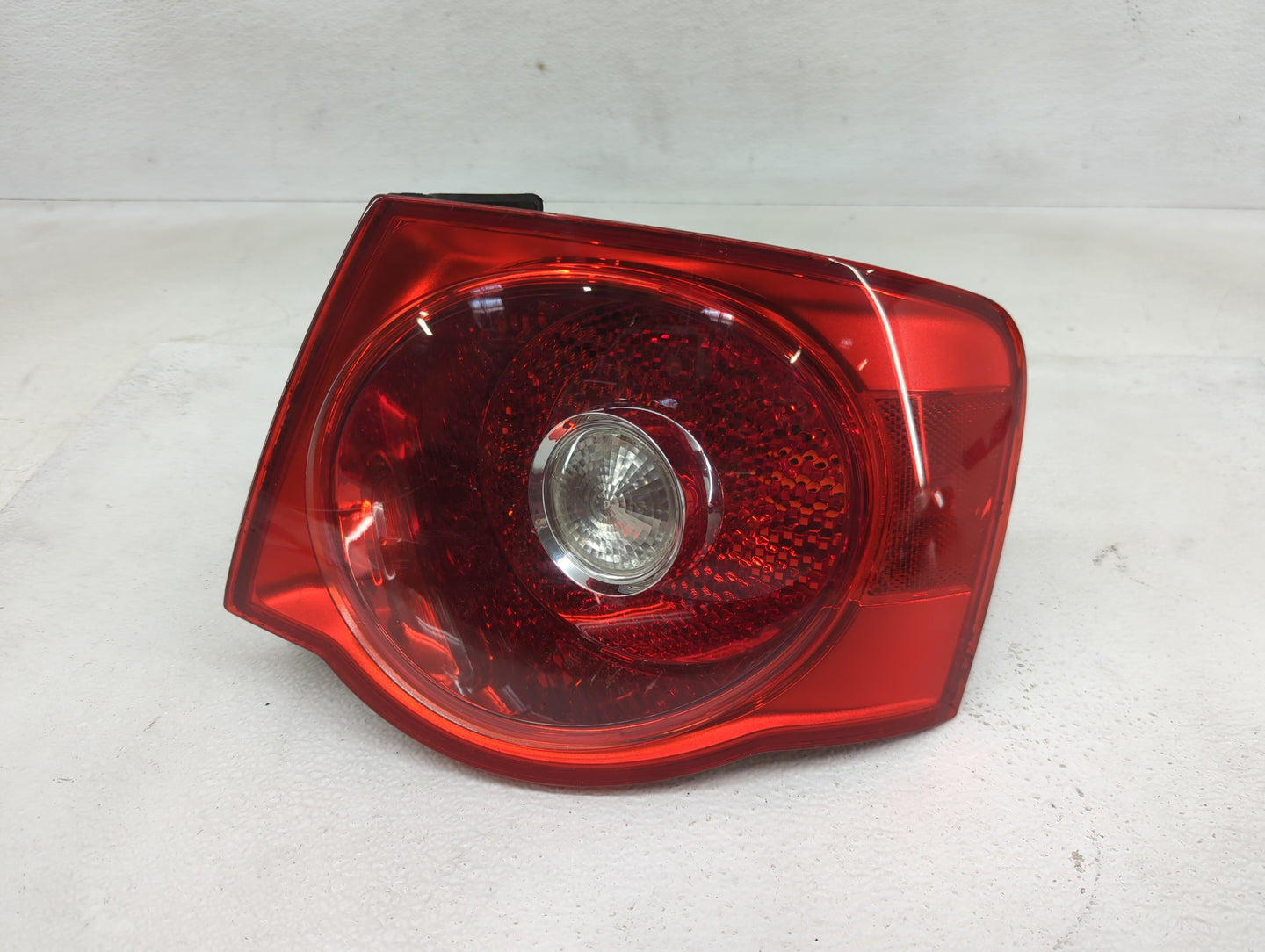 2005-2007 Volkswagen Jetta Tail Light Assembly Passenger Right OEM P/N:224 864 RH 1K5 945 096J Fits Fits 2005 2006 2007 OEM 