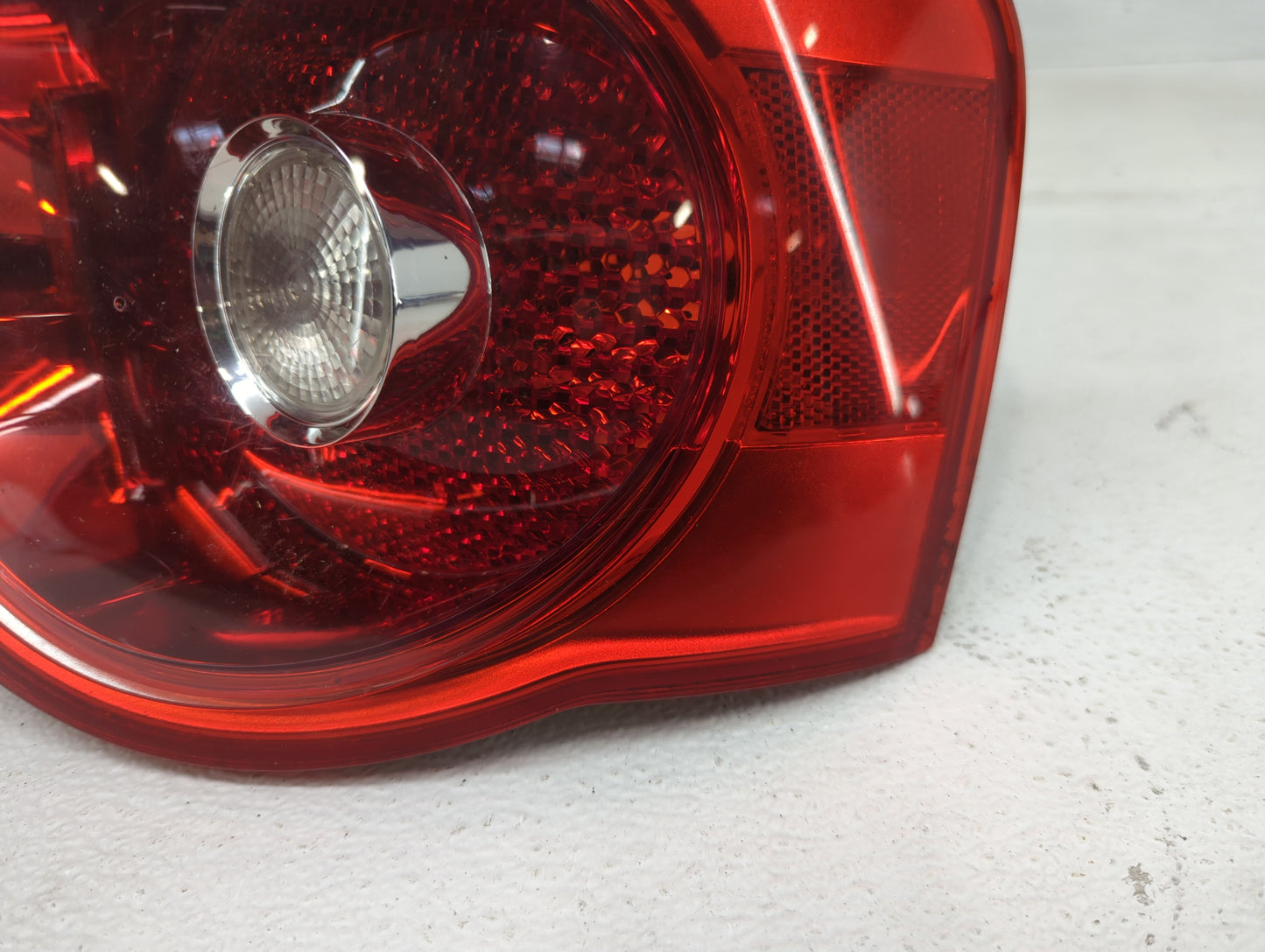 2005-2007 Volkswagen Jetta Tail Light Assembly Passenger Right OEM P/N:224 864 RH 1K5 945 096J Fits Fits 2005 2006 2007 OEM 