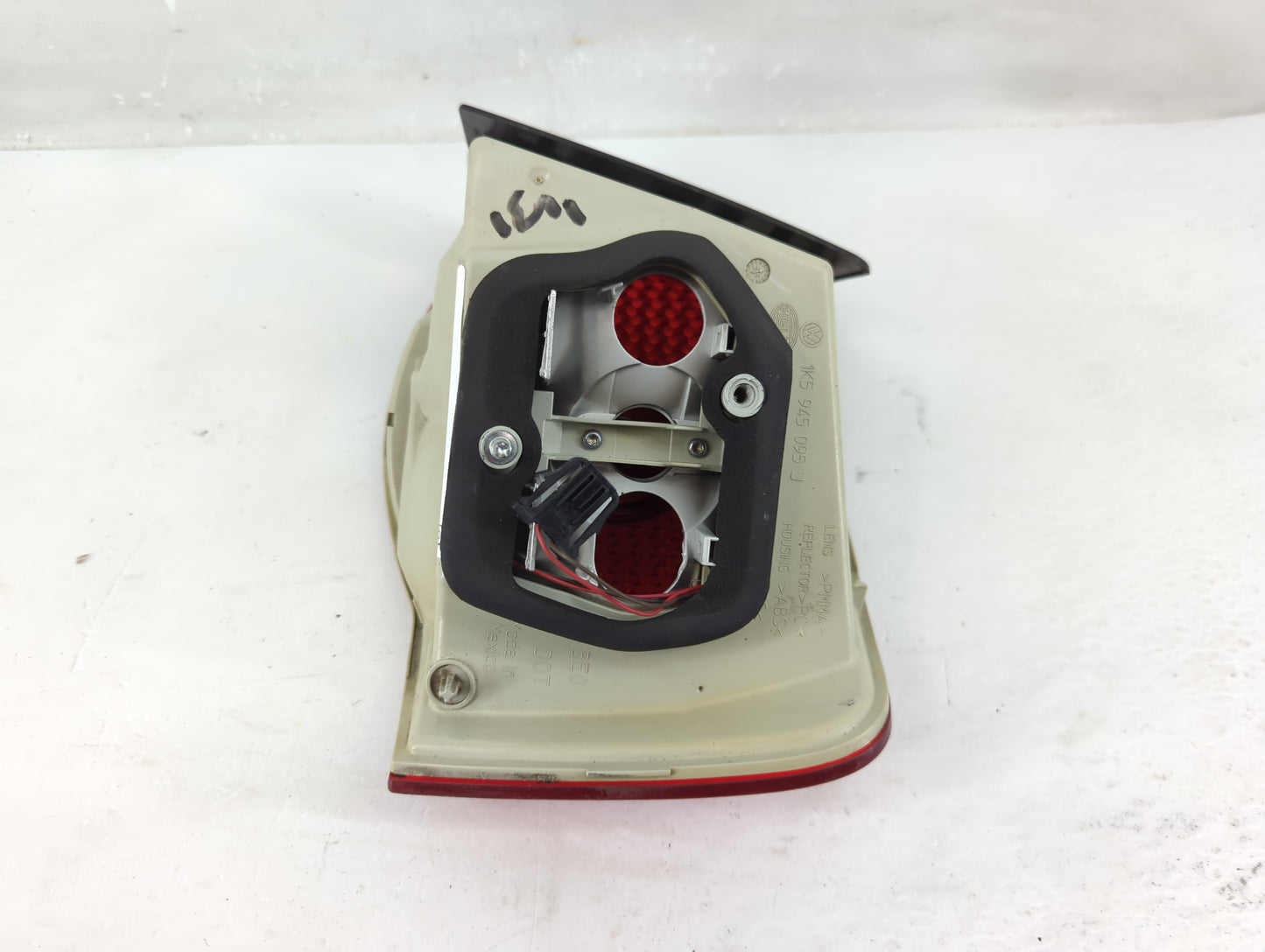 2005-2007 Volkswagen Jetta Tail Light Assembly Driver Left OEM P/N:224 863 LH 1K5 945 095 J Fits Fits 2005 2006 2007 OEM Use
