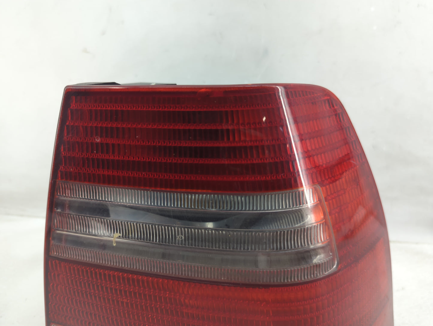 2004-2007 Volkswagen Jetta Tail Light Assembly Passenger Right OEM P/N:1K5 945 094 1JM 945 096 Fits Fits 2004 2005 2007 OEM 