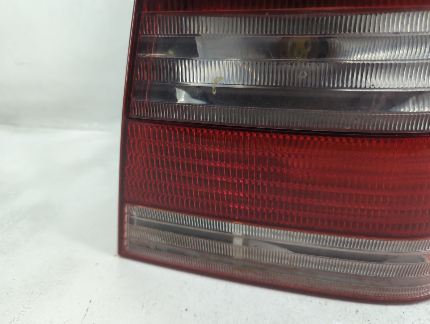 2004-2007 Volkswagen Jetta Tail Light Assembly Passenger Right OEM P/N:1K5 945 094 1JM 945 096 Fits Fits 2004 2005 2007 OEM 