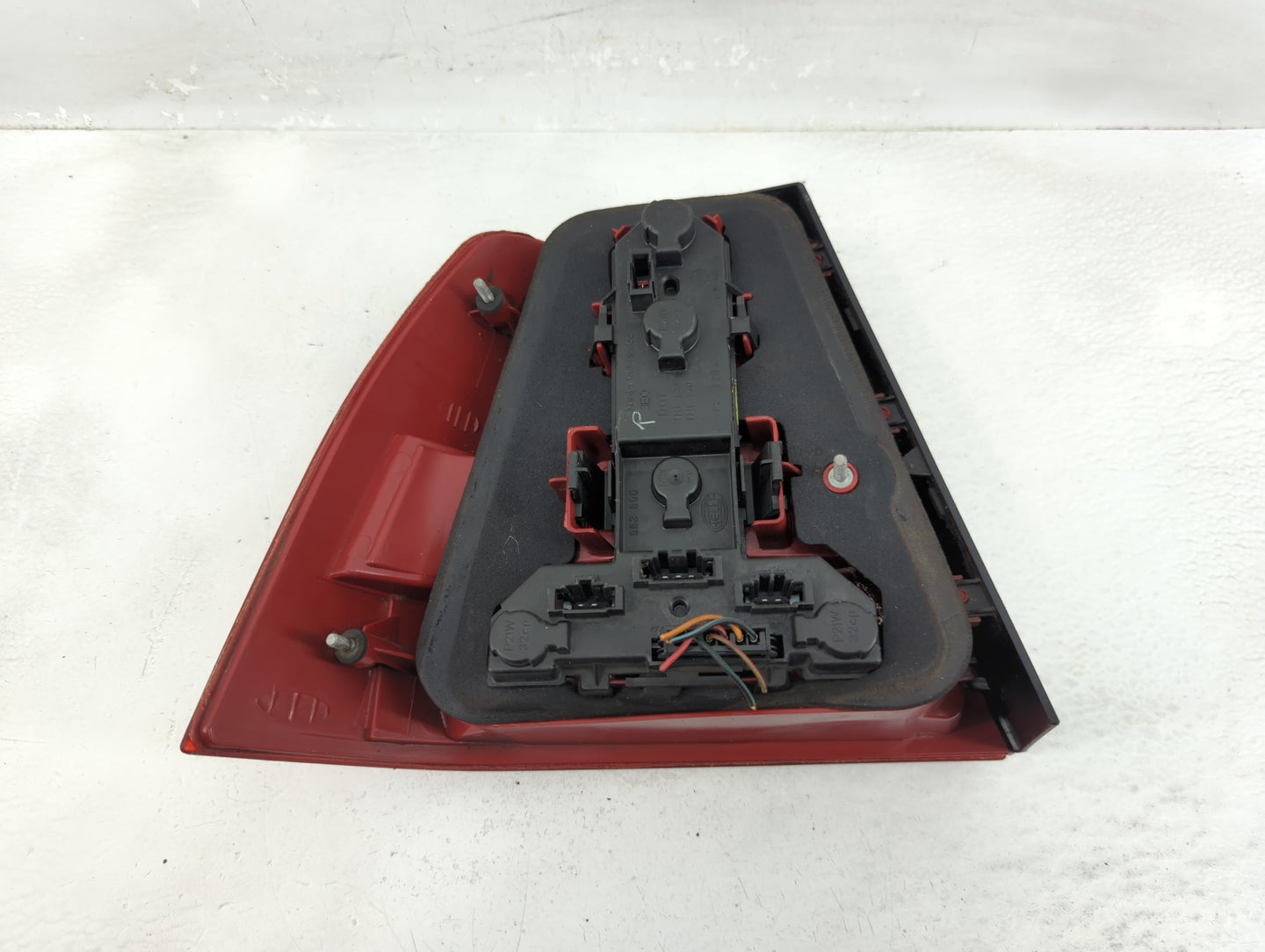 2004-2007 Volkswagen Jetta Tail Light Assembly Passenger Right OEM P/N:1K5 945 094 1JM 945 096 Fits Fits 2004 2005 2007 OEM 