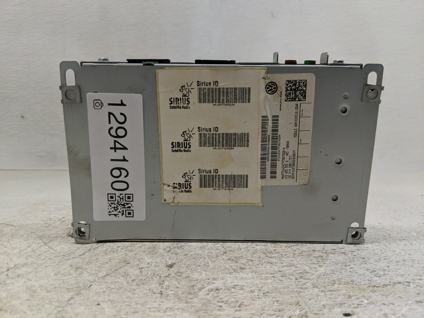 2006-2007 Volkswagen Jetta Radio AM FM Cd Player Receiver Replacement P/N:8E0 035 593 D Fits Fits 2006 2007 2008 2009 2010 2
