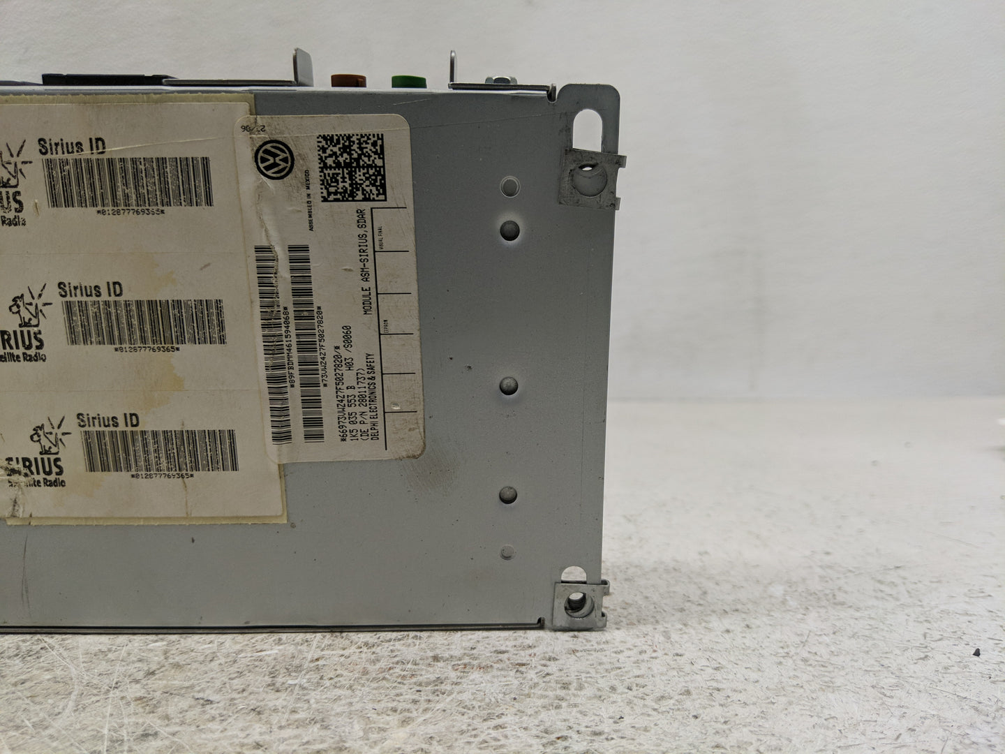 2006-2007 Volkswagen Jetta Radio AM FM Cd Player Receiver Replacement P/N:8E0 035 593 D Fits Fits 2006 2007 2008 2009 2010 2