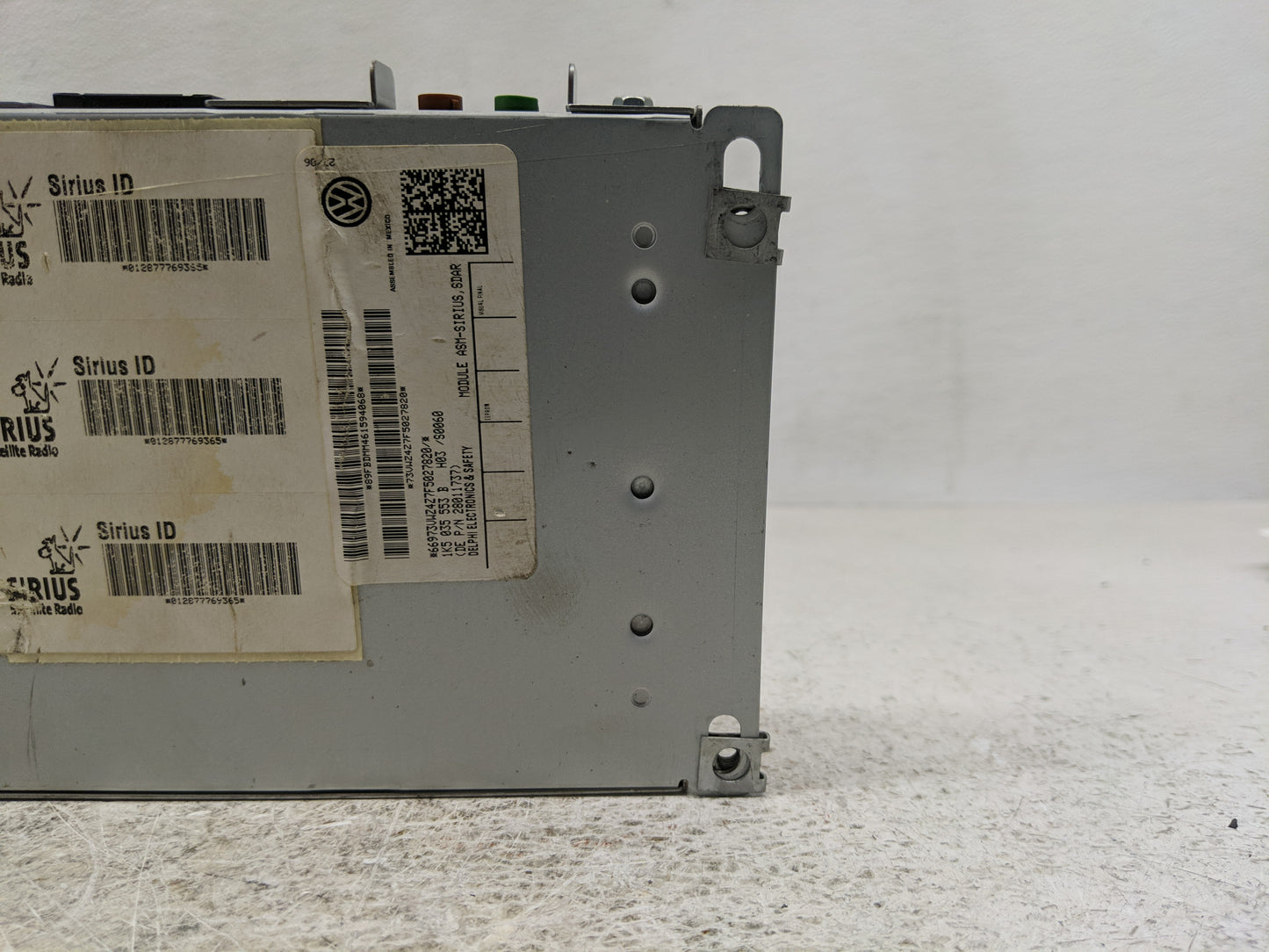 2006-2007 Volkswagen Jetta Radio AM FM Cd Player Receiver Replacement P/N:8E0 035 593 D Fits Fits 2006 2007 2008 2009 2010 2