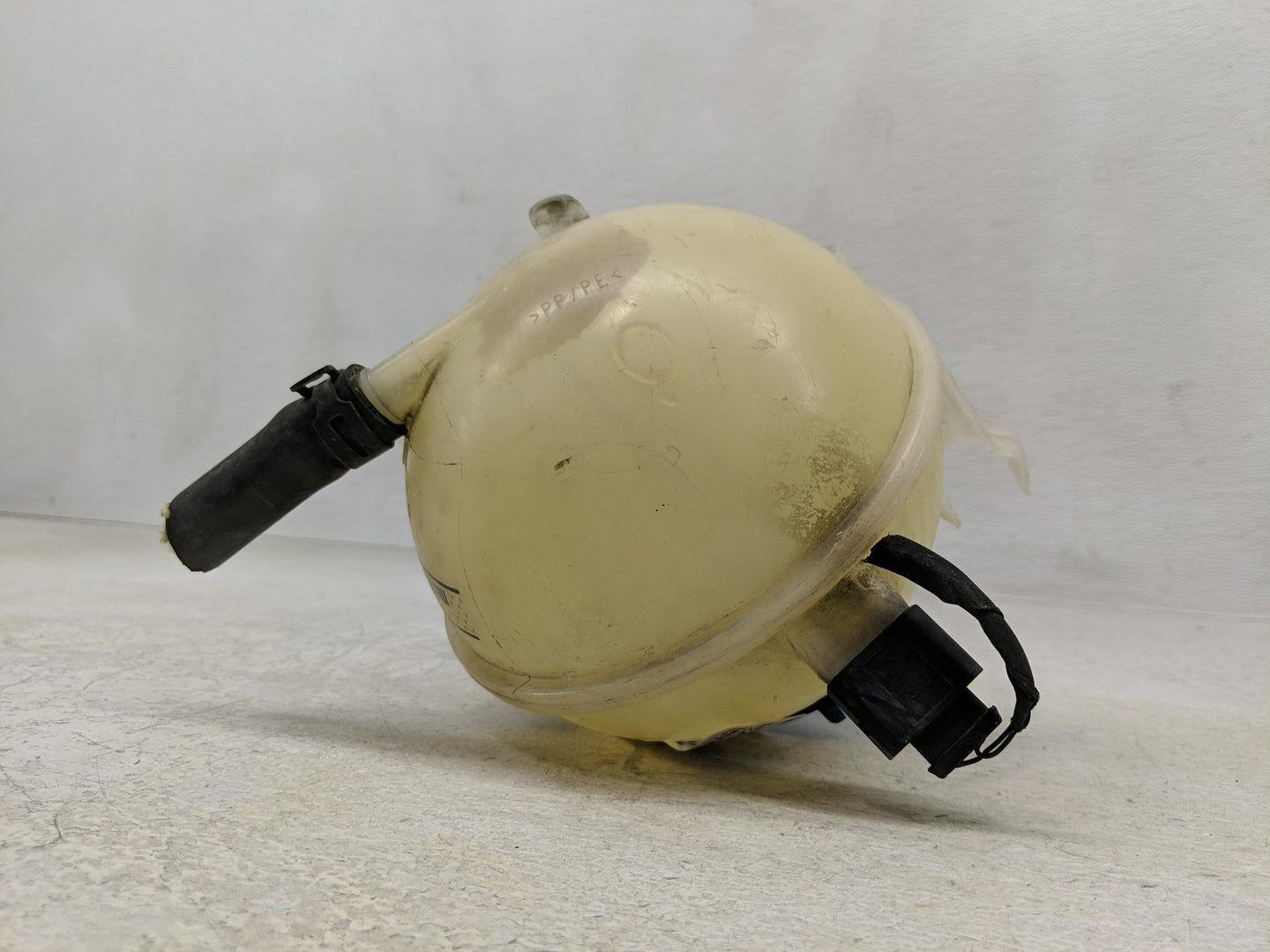 2005 Volkswagen Jetta Radiator Coolant Overflow Expansion Tank Bottle 1313068 - Oemusedautoparts1.com