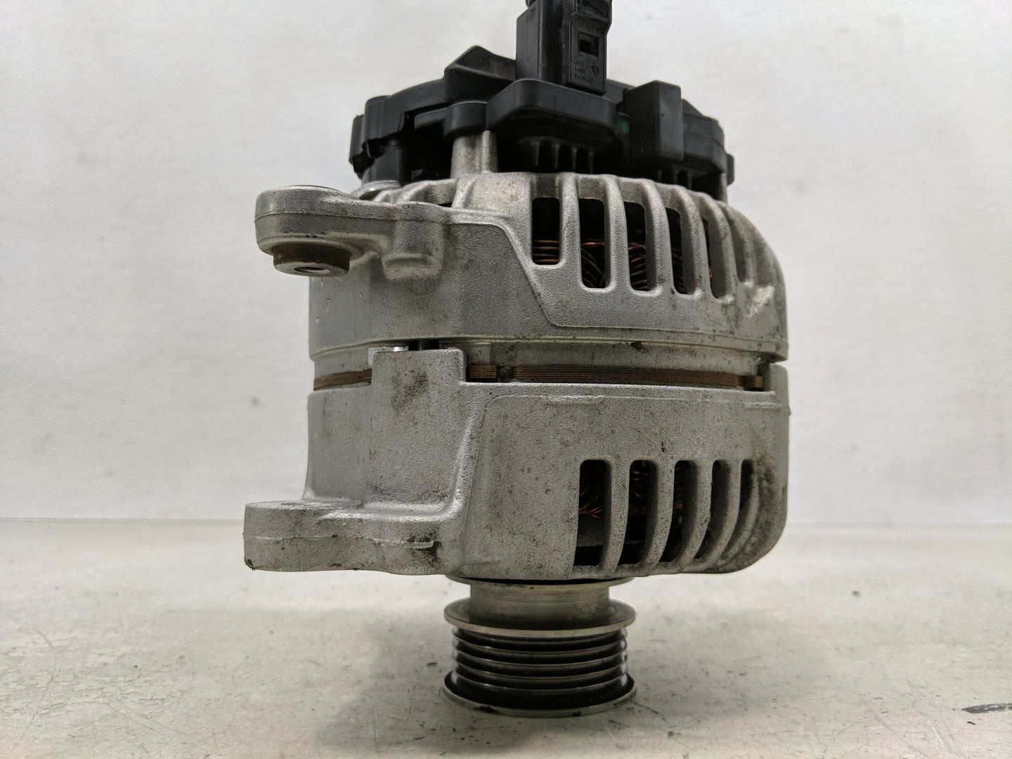 2005-2014 Volkswagen Jetta Alternator Replacement Generator Charging Assembly Engine OEM P/N:07K 903 023 A Fits OEM Used Aut