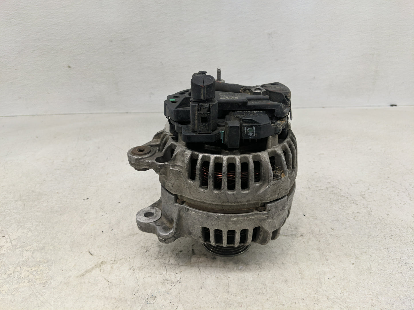 2005-2014 Volkswagen Jetta Alternator Replacement Generator Charging Assembly Engine OEM P/N:07K 903 023 A Fits OEM Used Aut