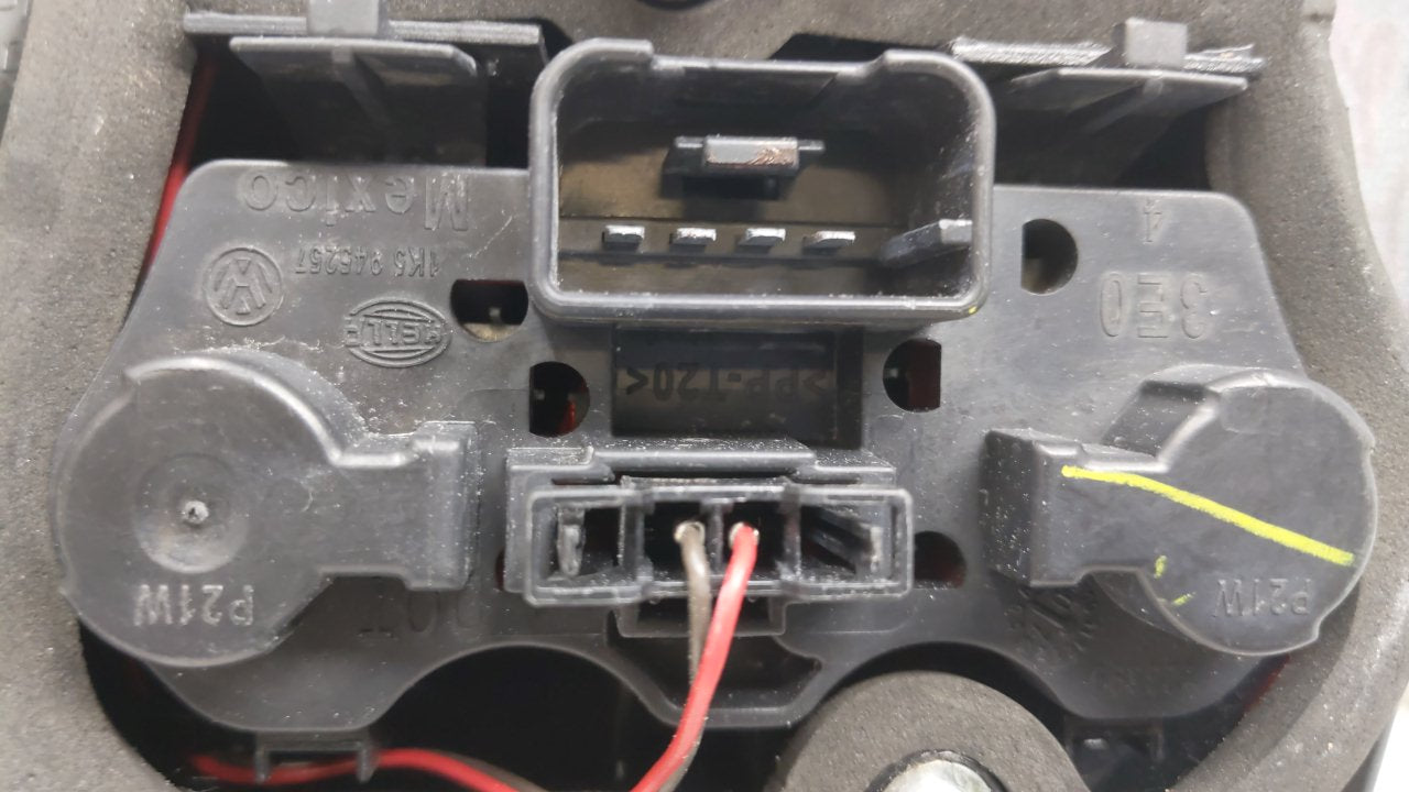 2007 Volkswagen Jetta Tail Light Assembly Driver Left OEM Fits OEM Used Auto Parts - Oemusedautoparts1.com
