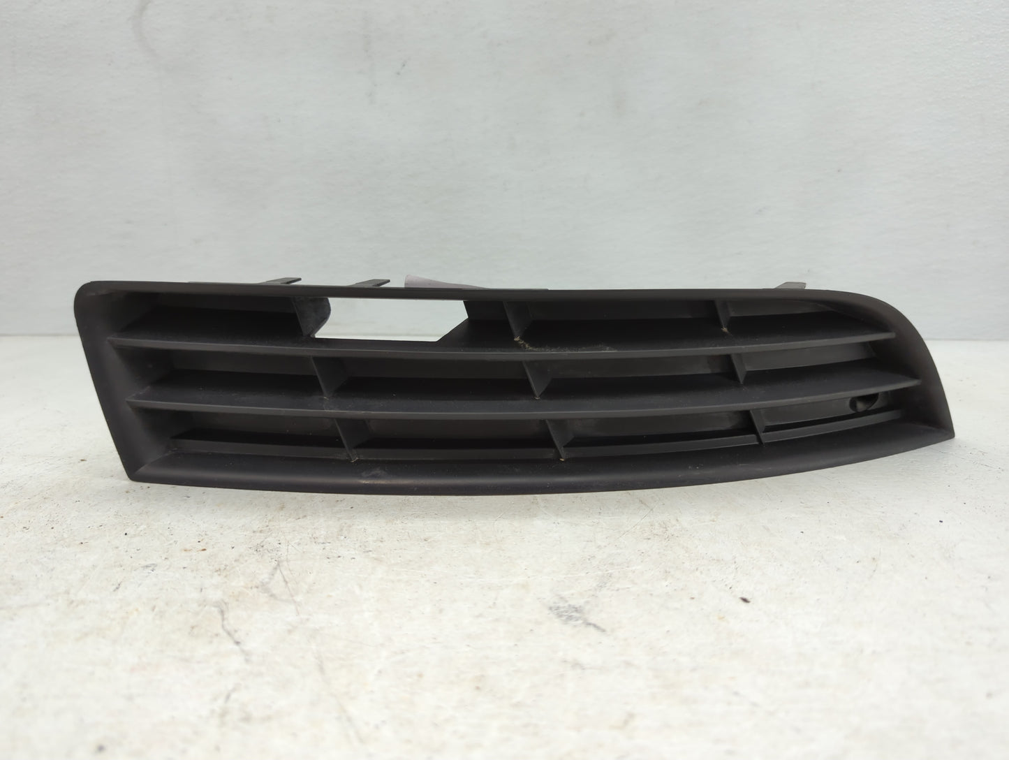 2006-2010 Volkswagen Passat Front Grille Bumper Not Included - Oemusedautoparts1.com