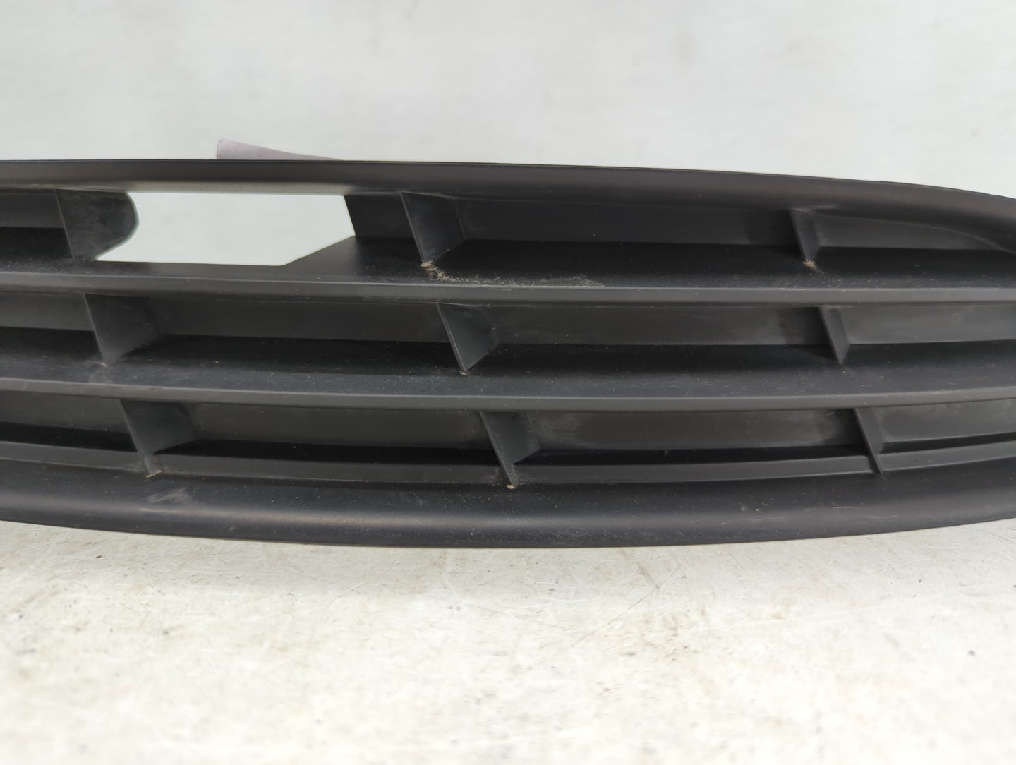 2006-2010 Volkswagen Passat Front Grille Bumper Not Included - Oemusedautoparts1.com