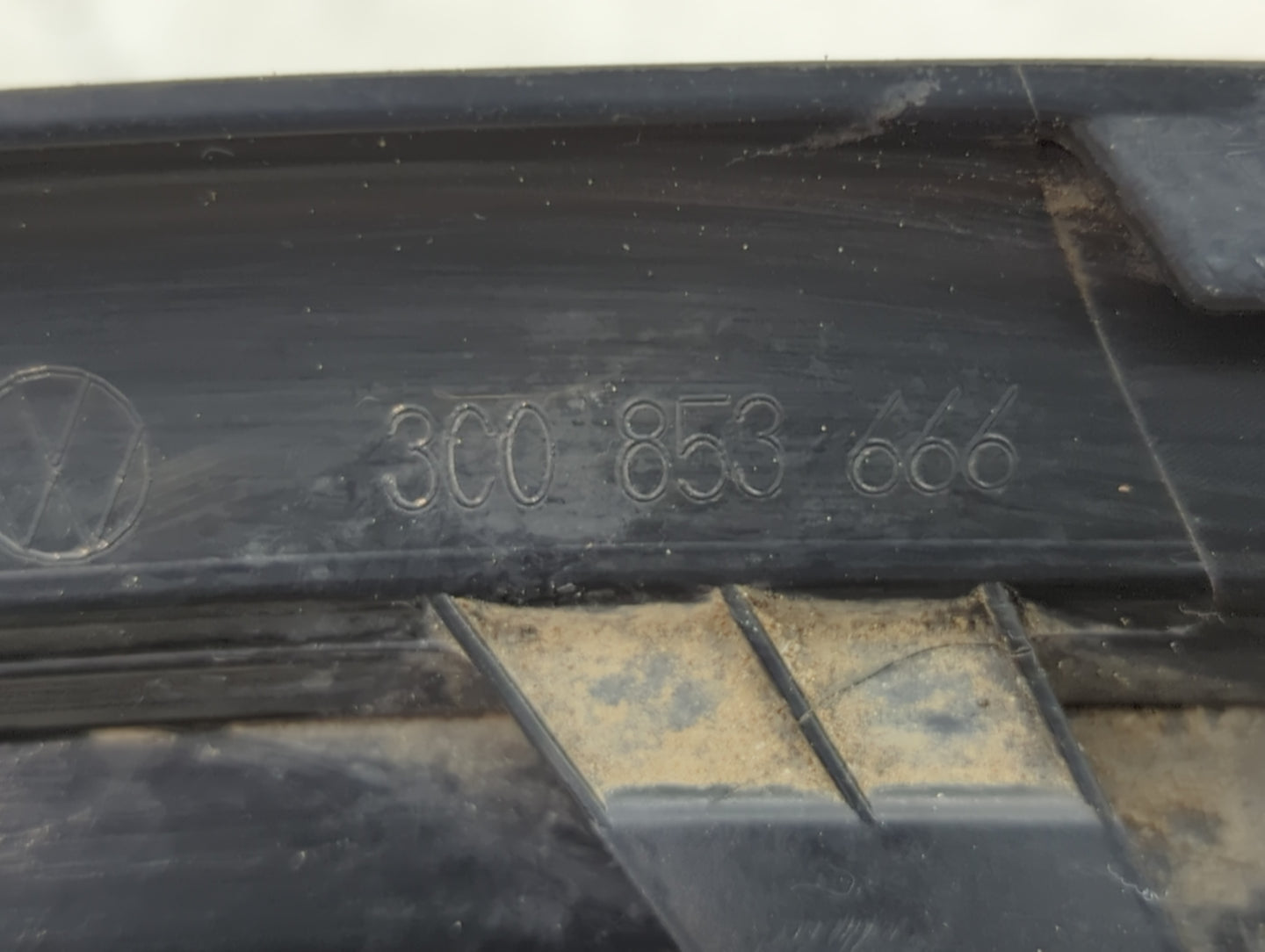 2006-2010 Volkswagen Passat Front Grille Bumper Not Included - Oemusedautoparts1.com
