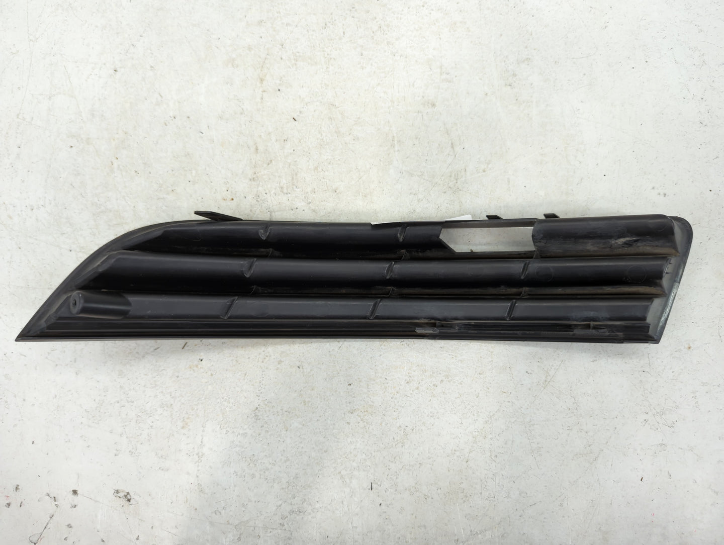 2006-2010 Volkswagen Passat Front Grille Bumper Not Included - Oemusedautoparts1.com