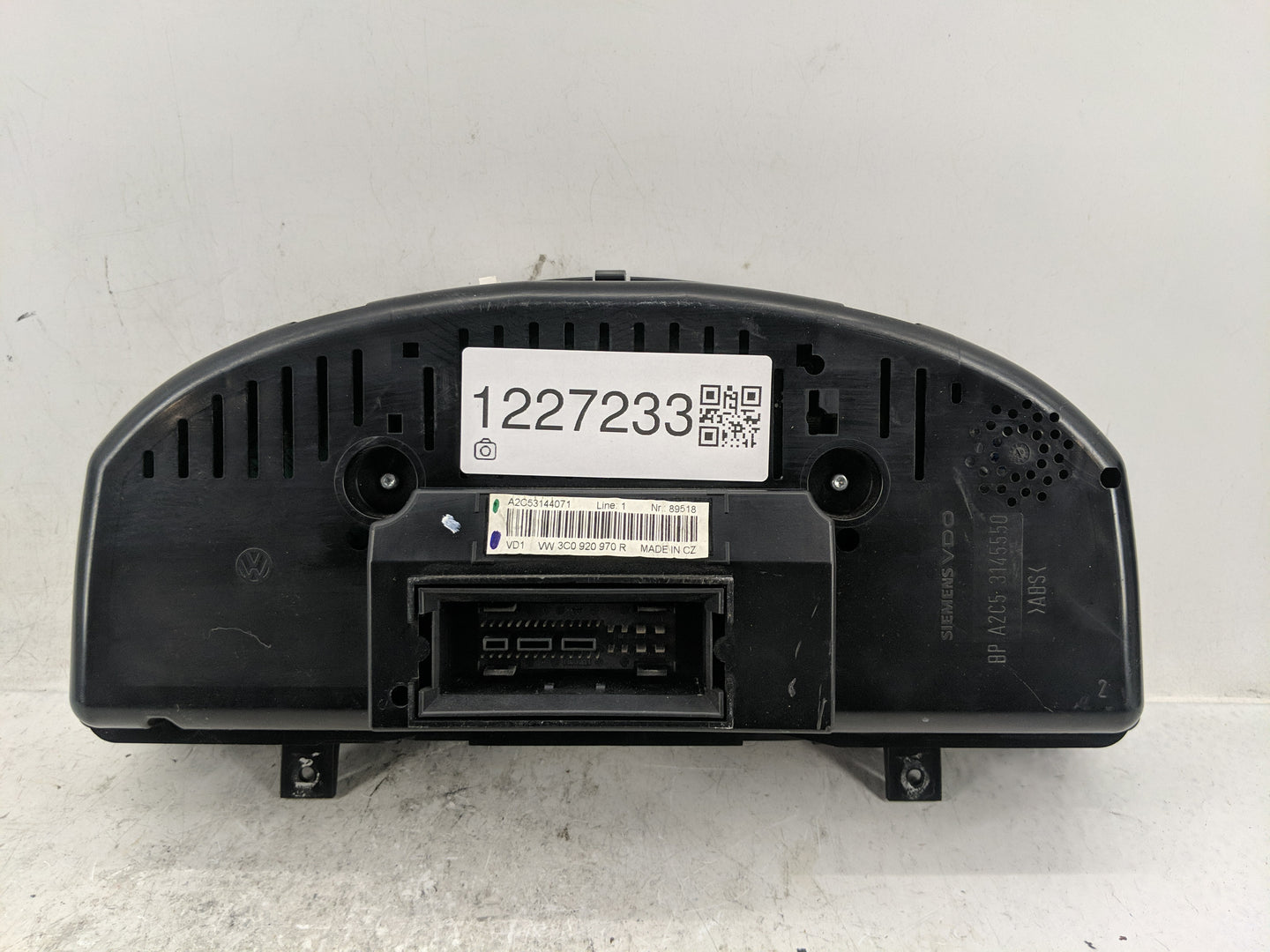 2006-2007 Volkswagen Passat Instrument Cluster Speedometer Gauges P/N:A2C53042108 A2C53117394 Fits Fits 2006 2007 OEM Used A