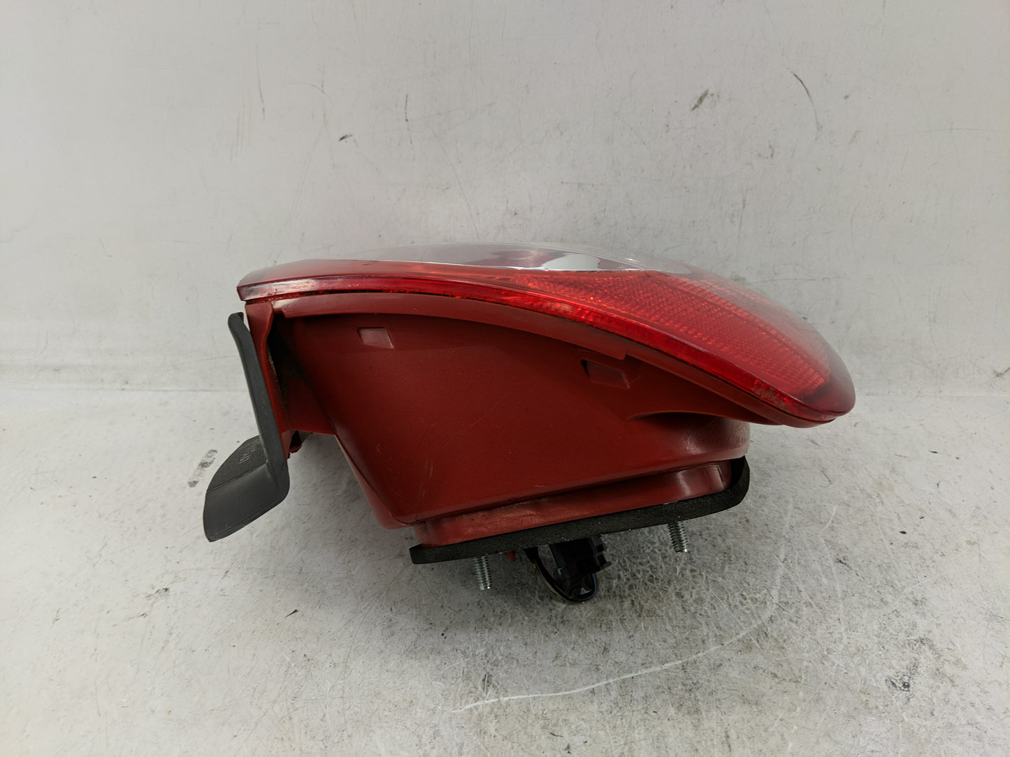 2006-2008 Volkswagen Passat Tail Light Assembly Driver Left OEM Fits Fits 2006 2007 2008 OEM Used Auto Parts - Oemusedautopa