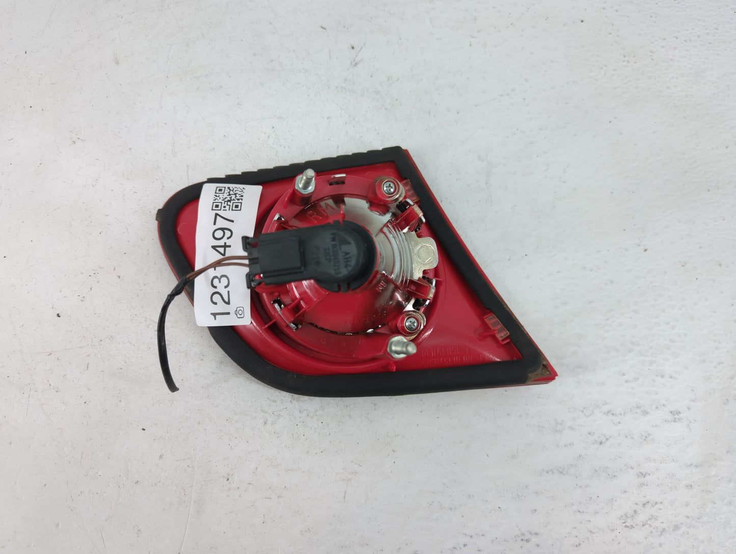 2006-2010 Volkswagen Passat Tail Light Assembly Passenger Right OEM P/N:27567004 Fits Fits 2006 2007 2008 2009 2010 OEM Used