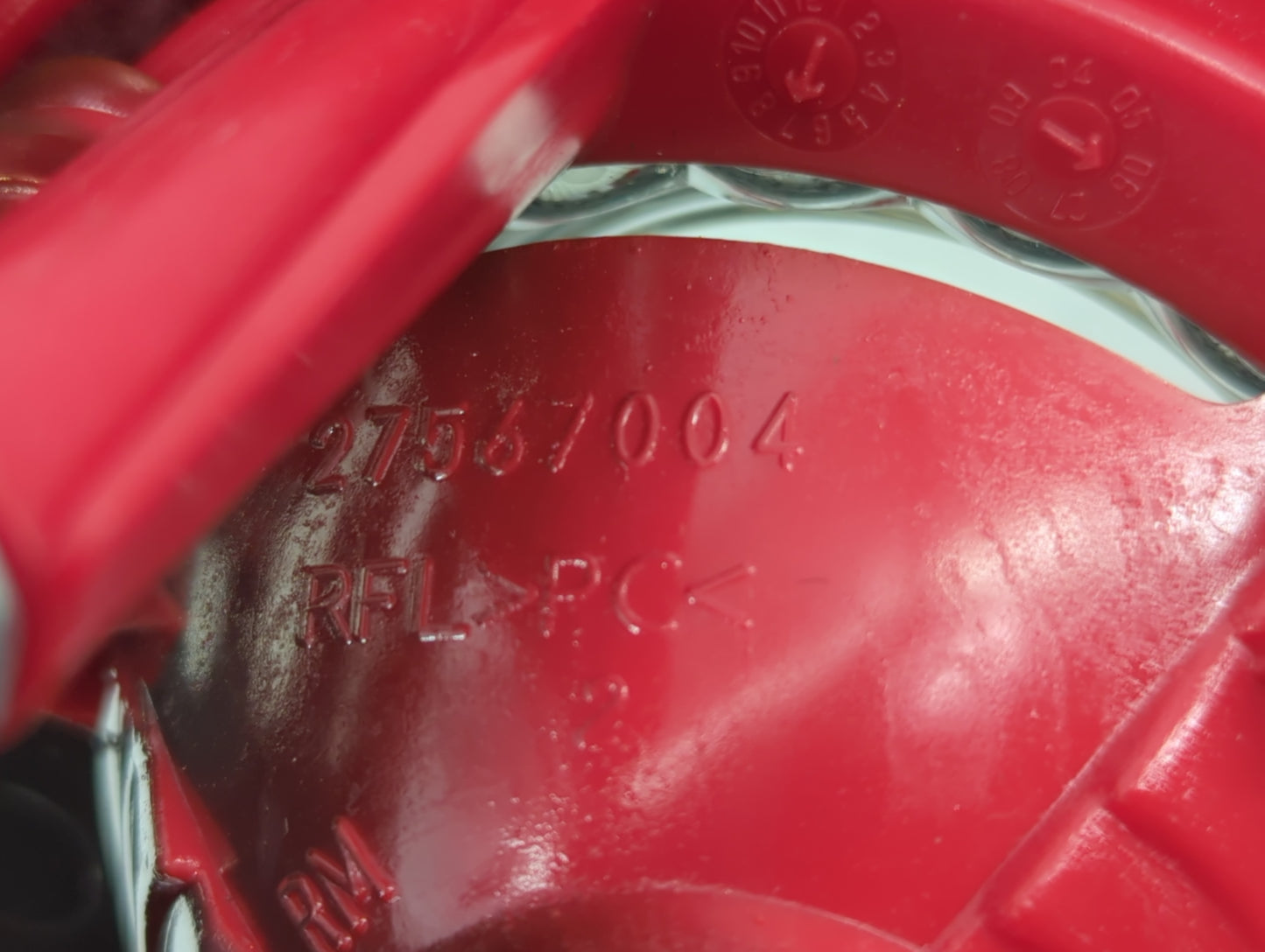 2006-2010 Volkswagen Passat Tail Light Assembly Passenger Right OEM P/N:27567004 Fits Fits 2006 2007 2008 2009 2010 OEM Used