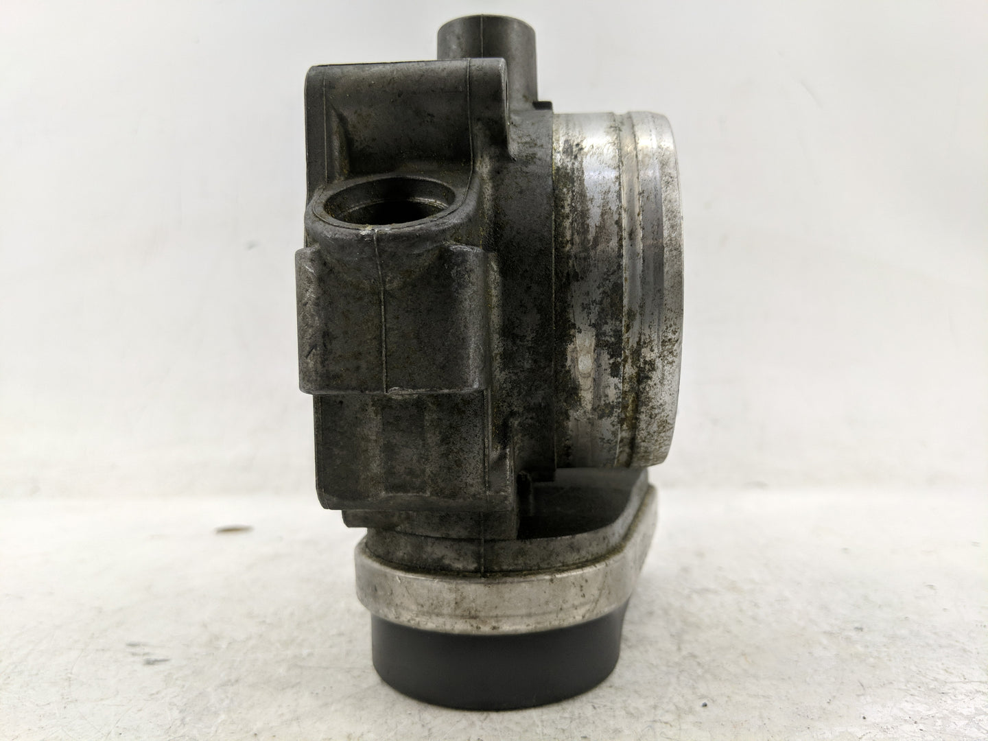 2006-2007 Volkswagen Passat Throttle Body P/N:022 133 062 AG Fits Fits 2005 2006 2007 2008 2009 OEM Used Auto Parts - Oemuse
