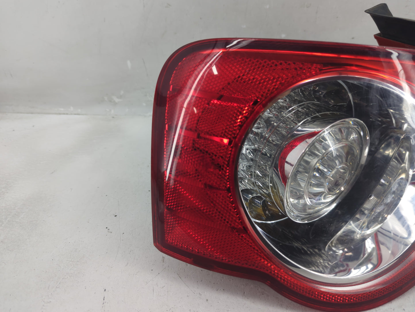 2006-2008 Volkswagen Passat Tail Light Assembly Driver Left OEM P/N:ZSB 3C5 945 095D Fits Fits 2006 2007 2008 OEM Used Auto 