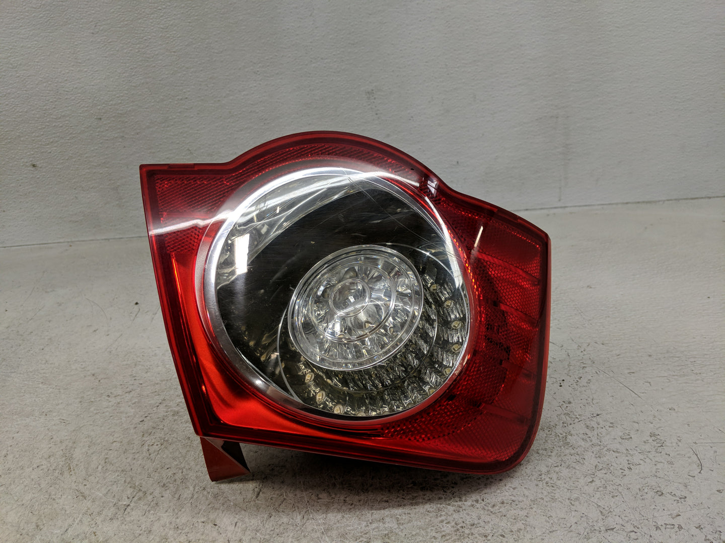 2006-2008 Volkswagen Passat Tail Light Assembly Driver Left OEM P/N:ZSB 3C5 945 095D Fits Fits 2006 2007 2008 OEM Used Auto 