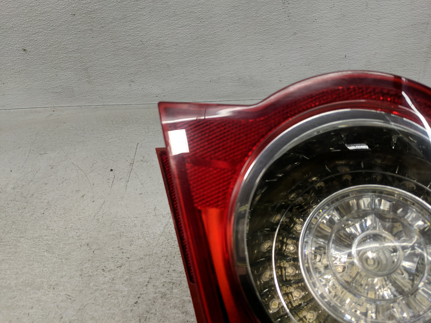 2006-2008 Volkswagen Passat Tail Light Assembly Driver Left OEM P/N:ZSB 3C5 945 095D Fits Fits 2006 2007 2008 OEM Used Auto 