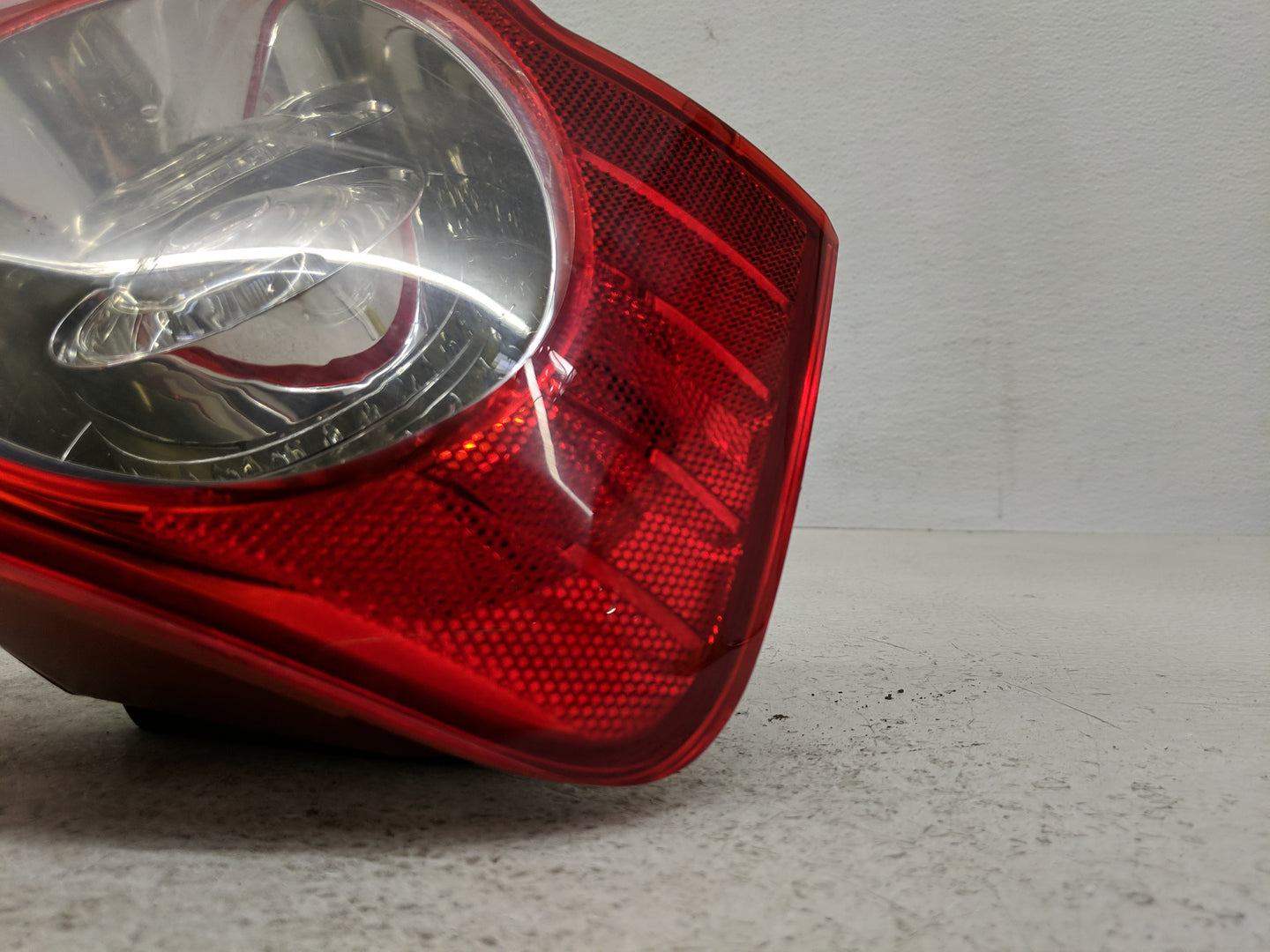 2006-2008 Volkswagen Passat Tail Light Assembly Driver Left OEM P/N:ZSB 3C5 945 095D Fits Fits 2006 2007 2008 OEM Used Auto 
