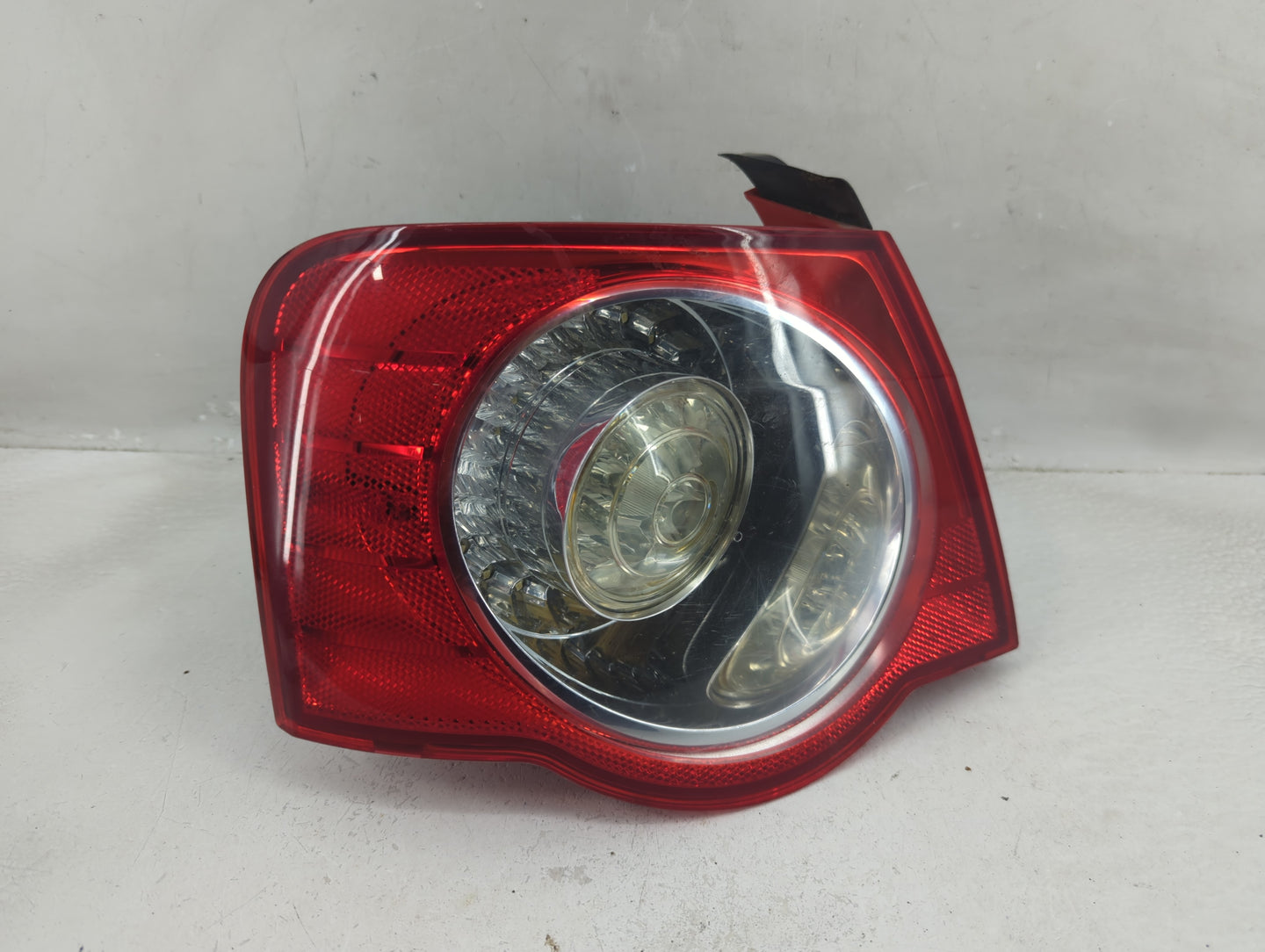 2006-2008 Volkswagen Passat Tail Light Assembly Driver Left OEM P/N:ZSB 3C5 945 095D Fits Fits 2006 2007 2008 OEM Used Auto 