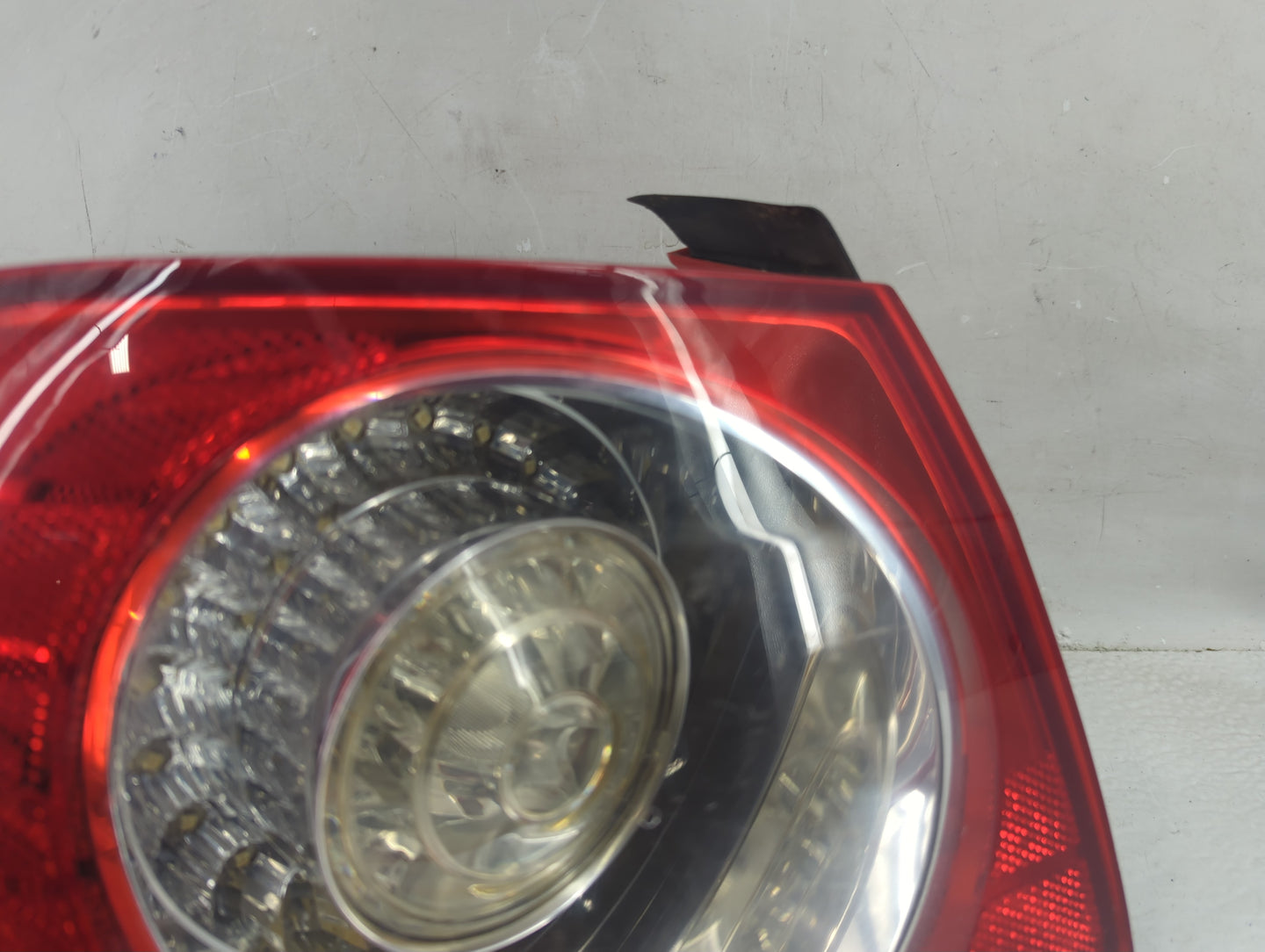 2006-2008 Volkswagen Passat Tail Light Assembly Driver Left OEM P/N:ZSB 3C5 945 095D Fits Fits 2006 2007 2008 OEM Used Auto 