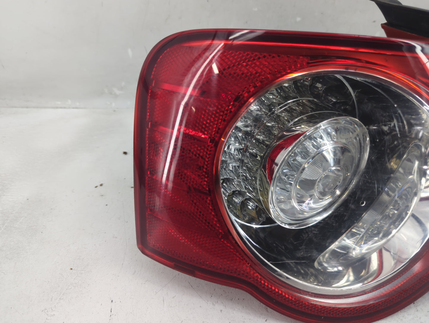2006-2008 Volkswagen Passat Tail Light Assembly Driver Left OEM P/N:ZSB 3C5 945 095D Fits Fits 2006 2007 2008 OEM Used Auto 