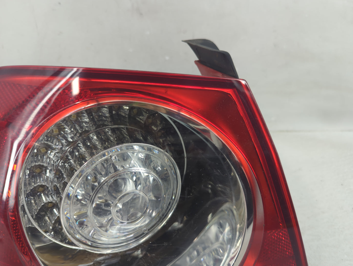 2006-2008 Volkswagen Passat Tail Light Assembly Driver Left OEM P/N:ZSB 3C5 945 095D Fits Fits 2006 2007 2008 OEM Used Auto 